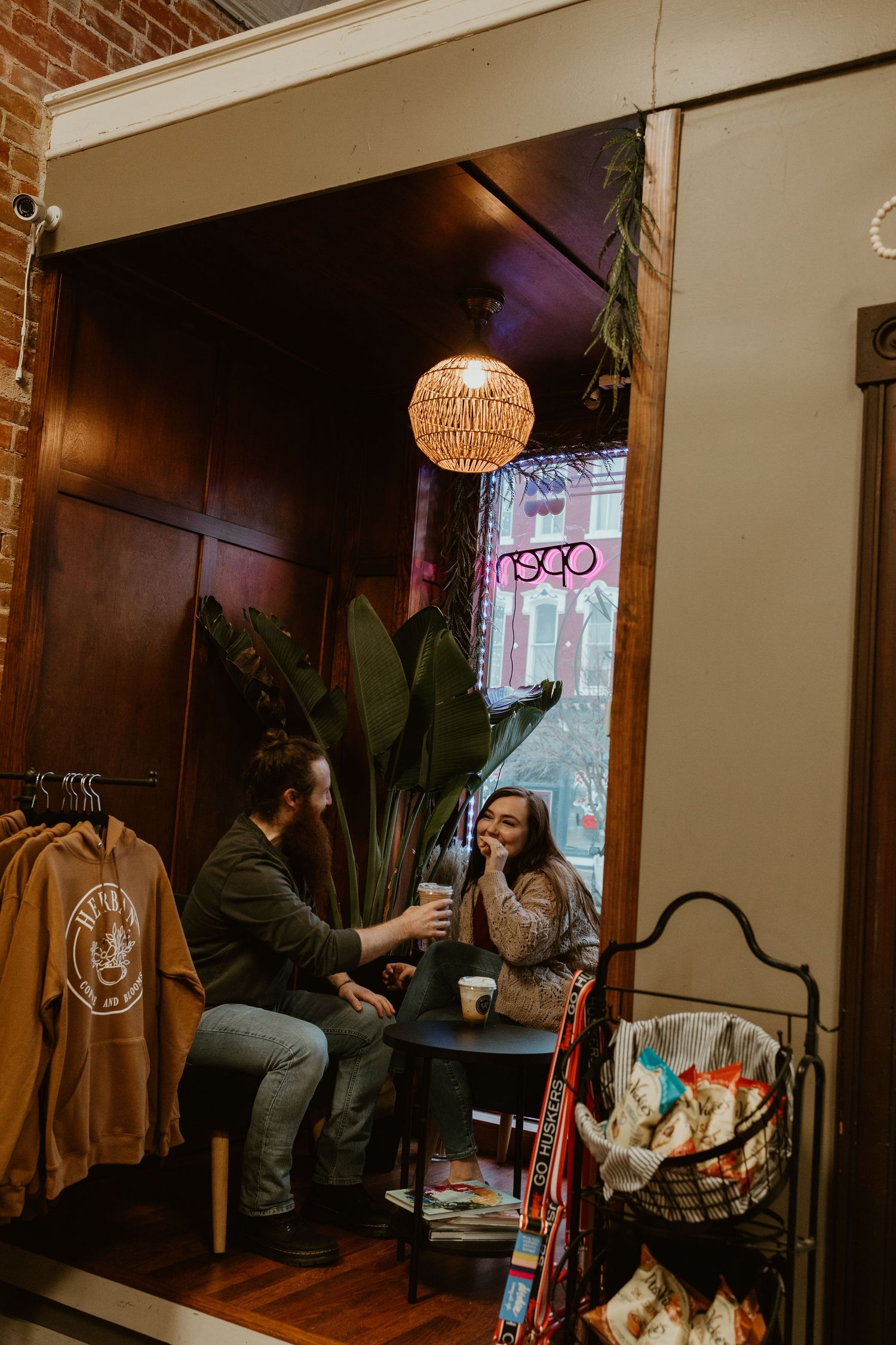 Herban Coffee and Blooms, Plattsmouth Nebraska, Coffee Date engagement session