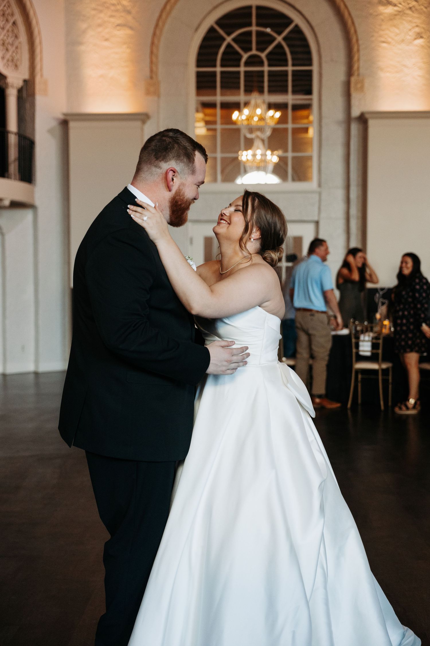 Leo Ballroom Omaha wedding candid photography