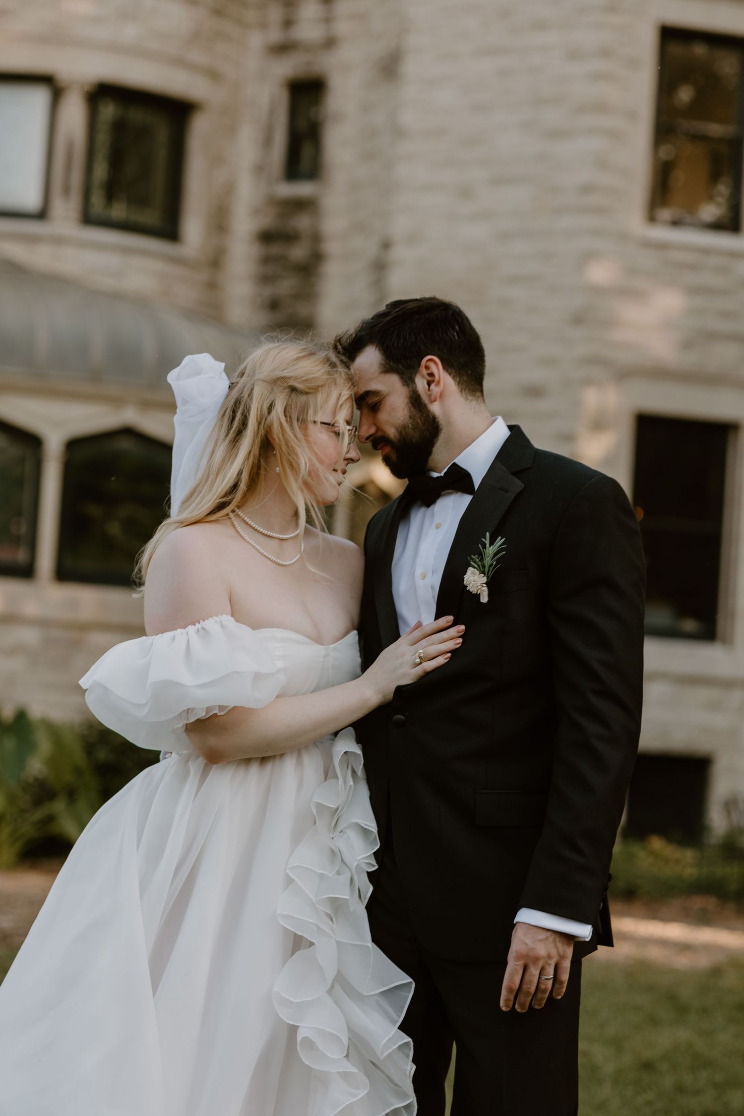 Joslyn Castle & Gardens Omaha Nebraska Wedding venue Wedding Photography by Nixon Photography