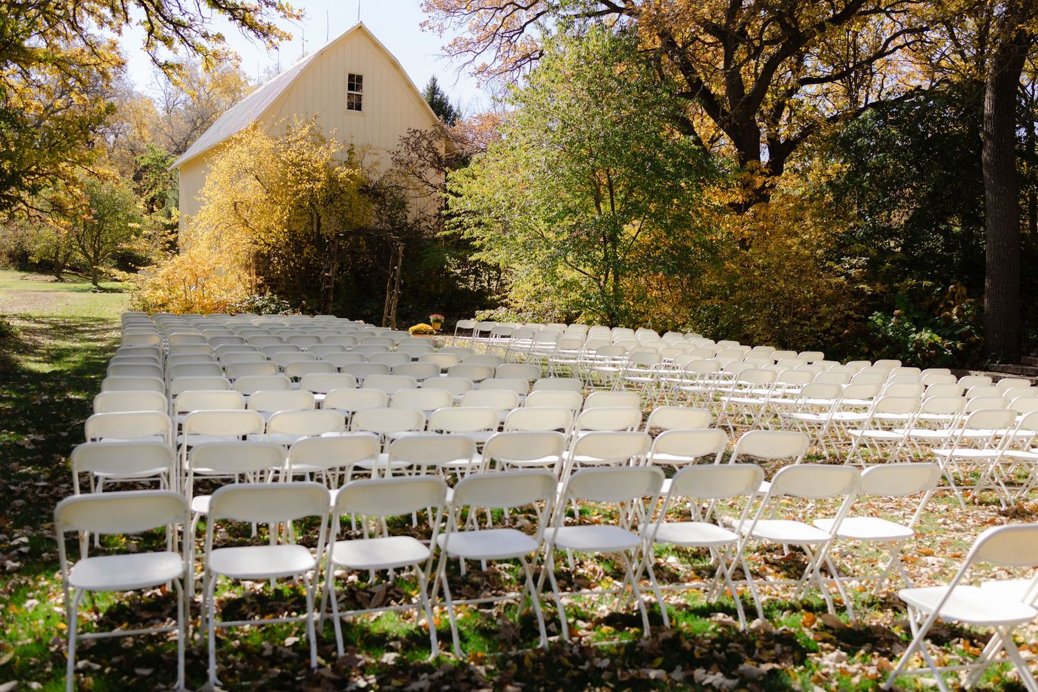 Lilac Hill wedding venue in Louisville Nebraska during the fall. Photographer, Nixon Photography, Kinsey Nixon-Bay