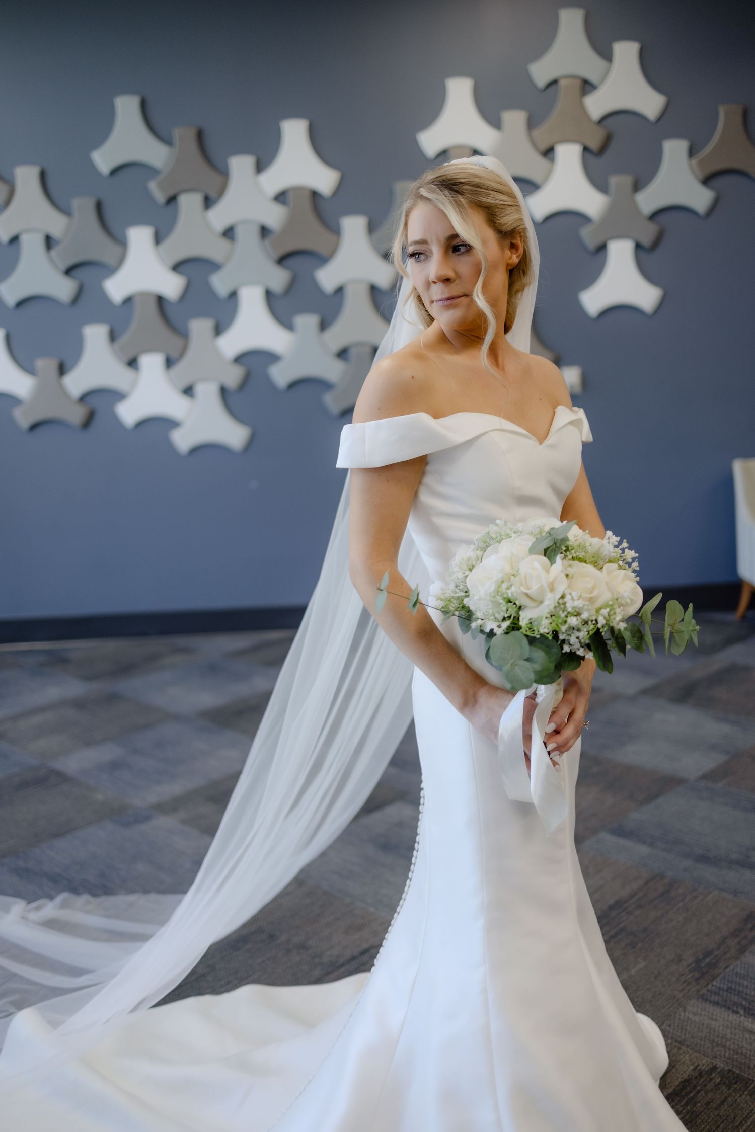 Summer wedding Omaha Nebraska, Nebraska Wedding Photography, Nixon Photography, Scott Conference Center , Kinsey Nixon-Bay
