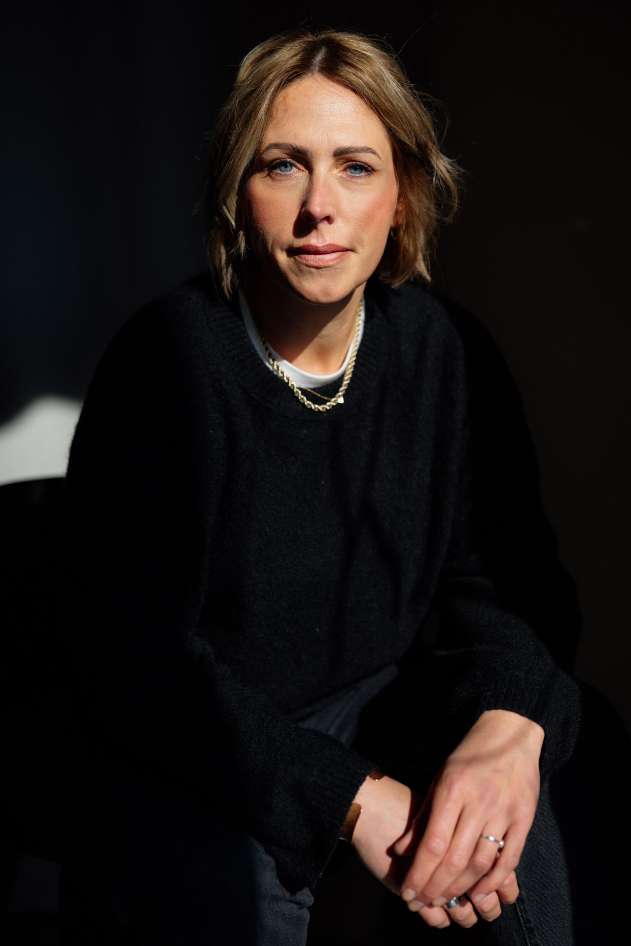 modernes Business Portrait Frau mit natürlichem Licht