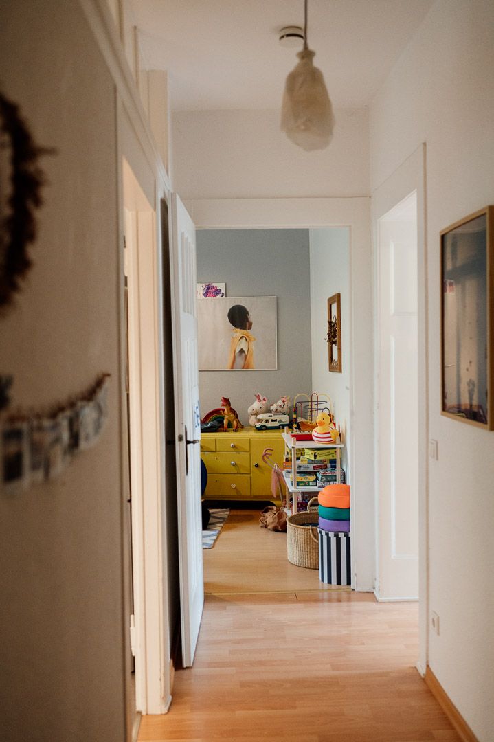 Einblick in den Flur während einer Homestory