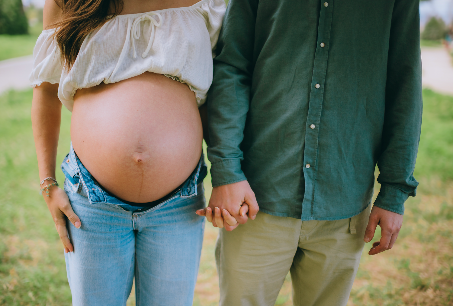 Sesión maternidad y prenatal, embarazo en el PRAT DE LLOBREGAT.  FOTÓGRAFA DE MATERNIDAD EN BARCELONA, CATALUNYA. UN FLECHAZO DE CUENTO