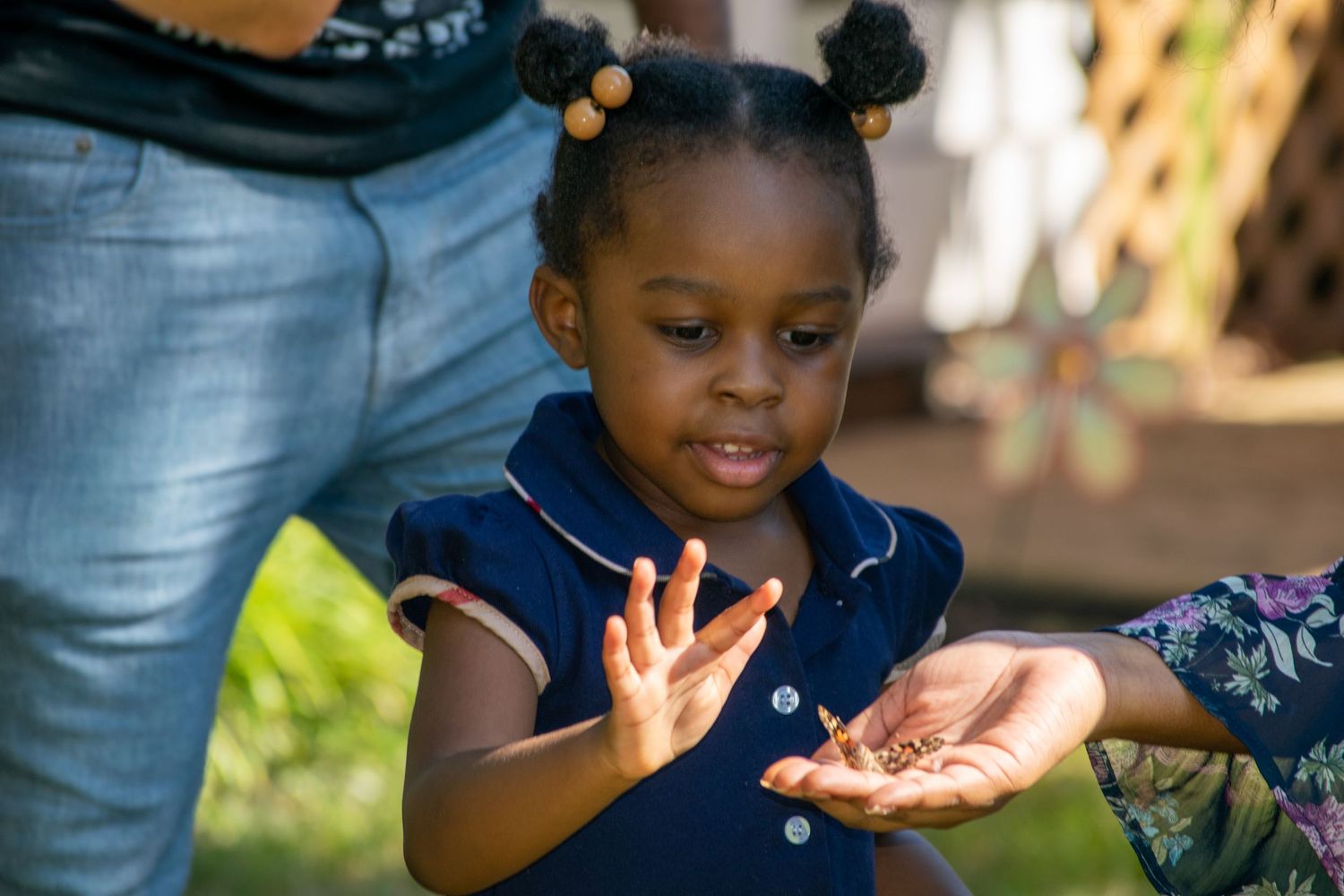 A quiet moment of curiosity during a Southern Maryland family session — the kind of magic you can’t plan.