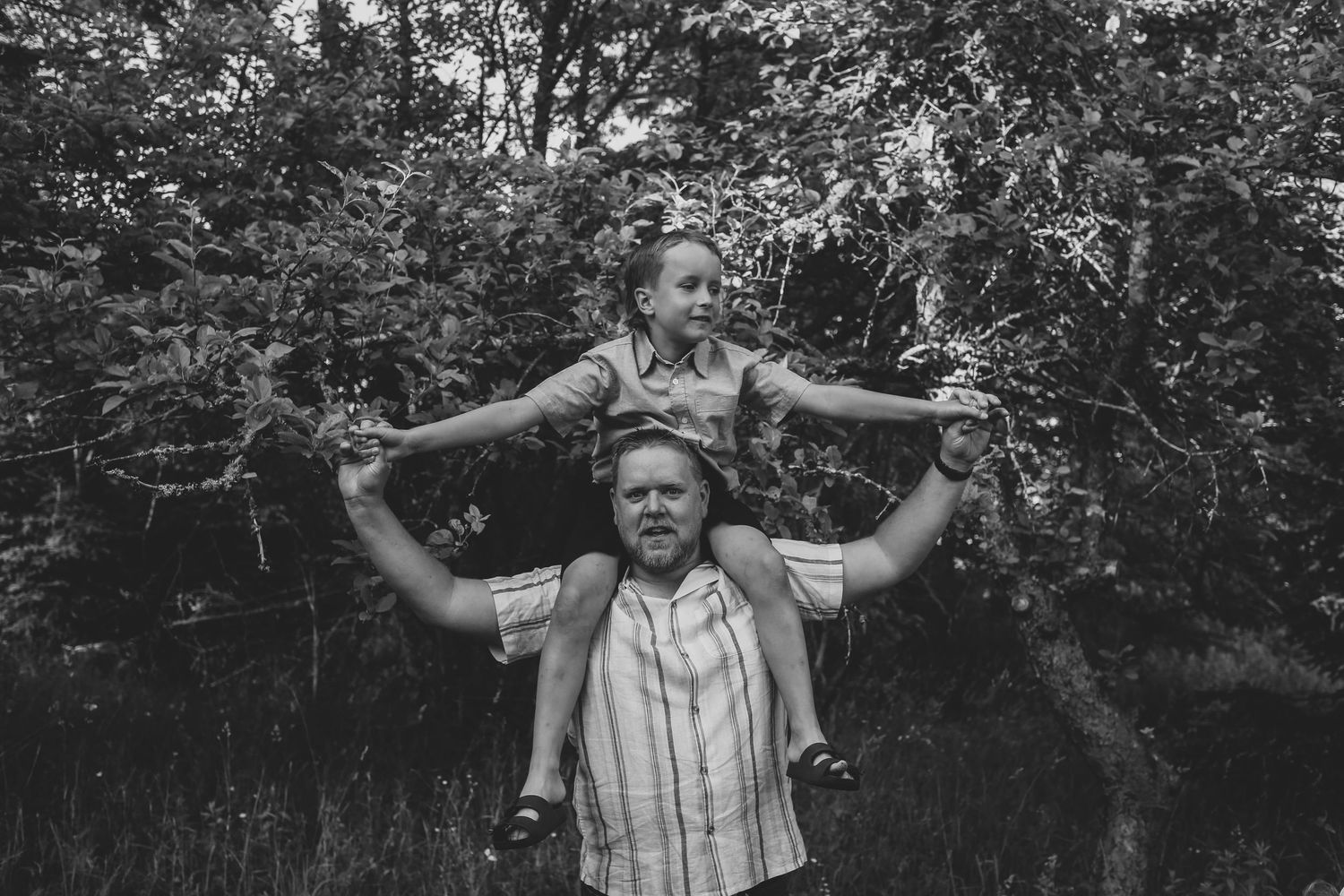 Family Photos, Antigonish Family Photos, Relaxed family photos magical family portraits