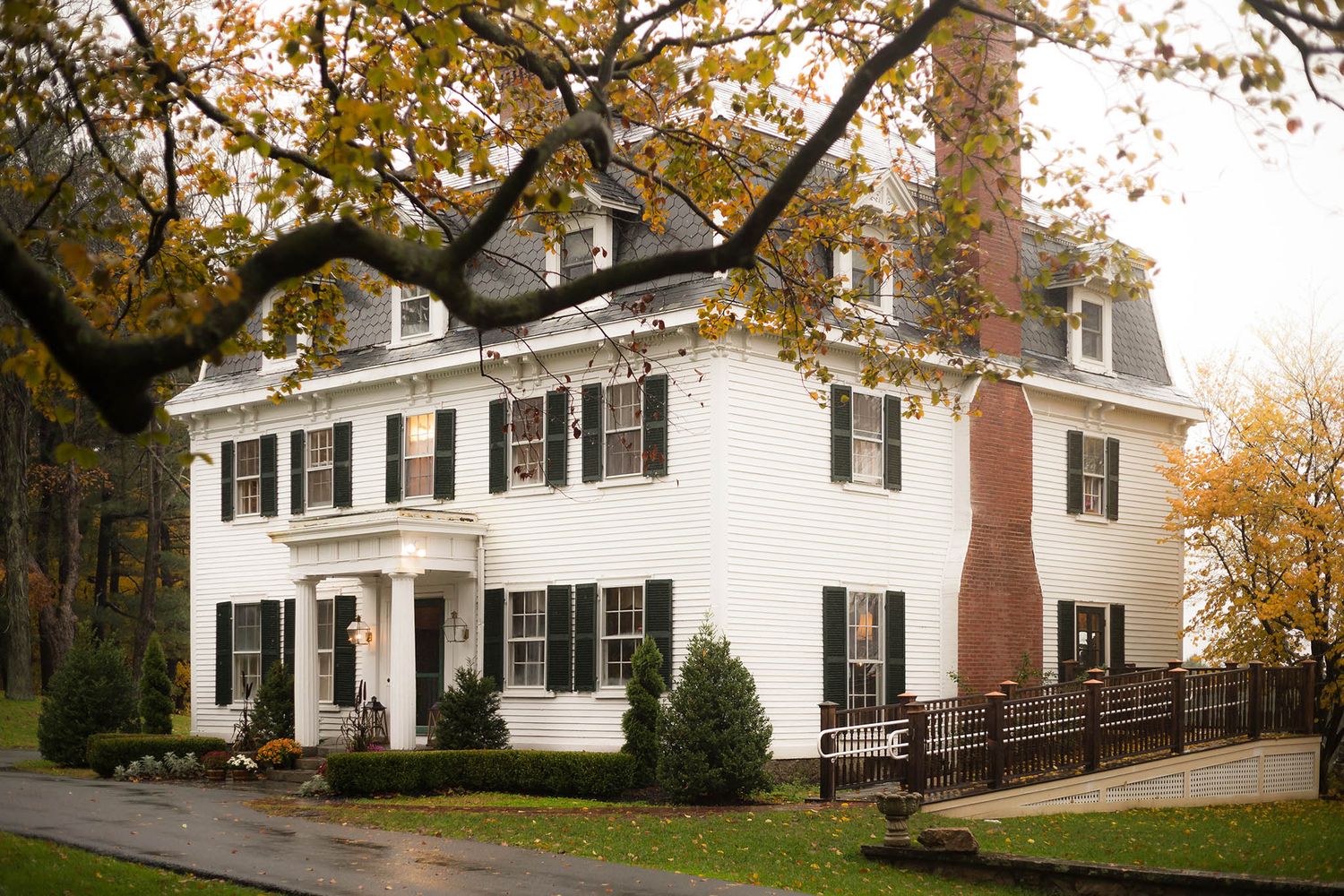 The mansion at Peirce Farm on a autumn morning.