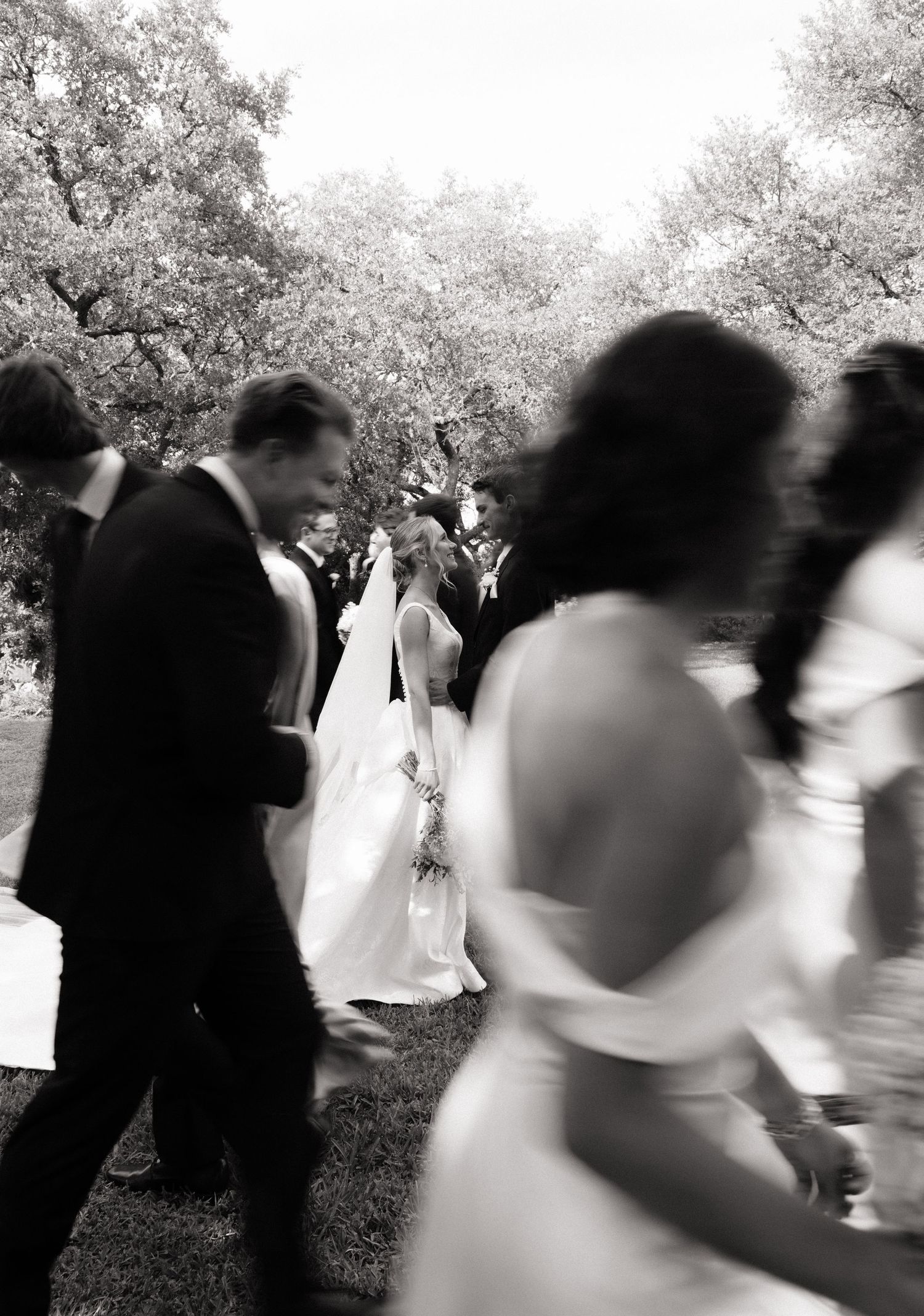 Bride and Groom with their wedding party in New Braunfels, tx