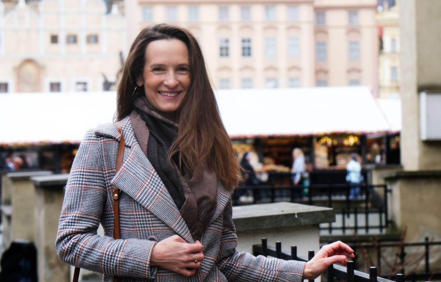 portrétní fotografka žen v Praze - Barbora Vlasatá - Staroměstské náměstí