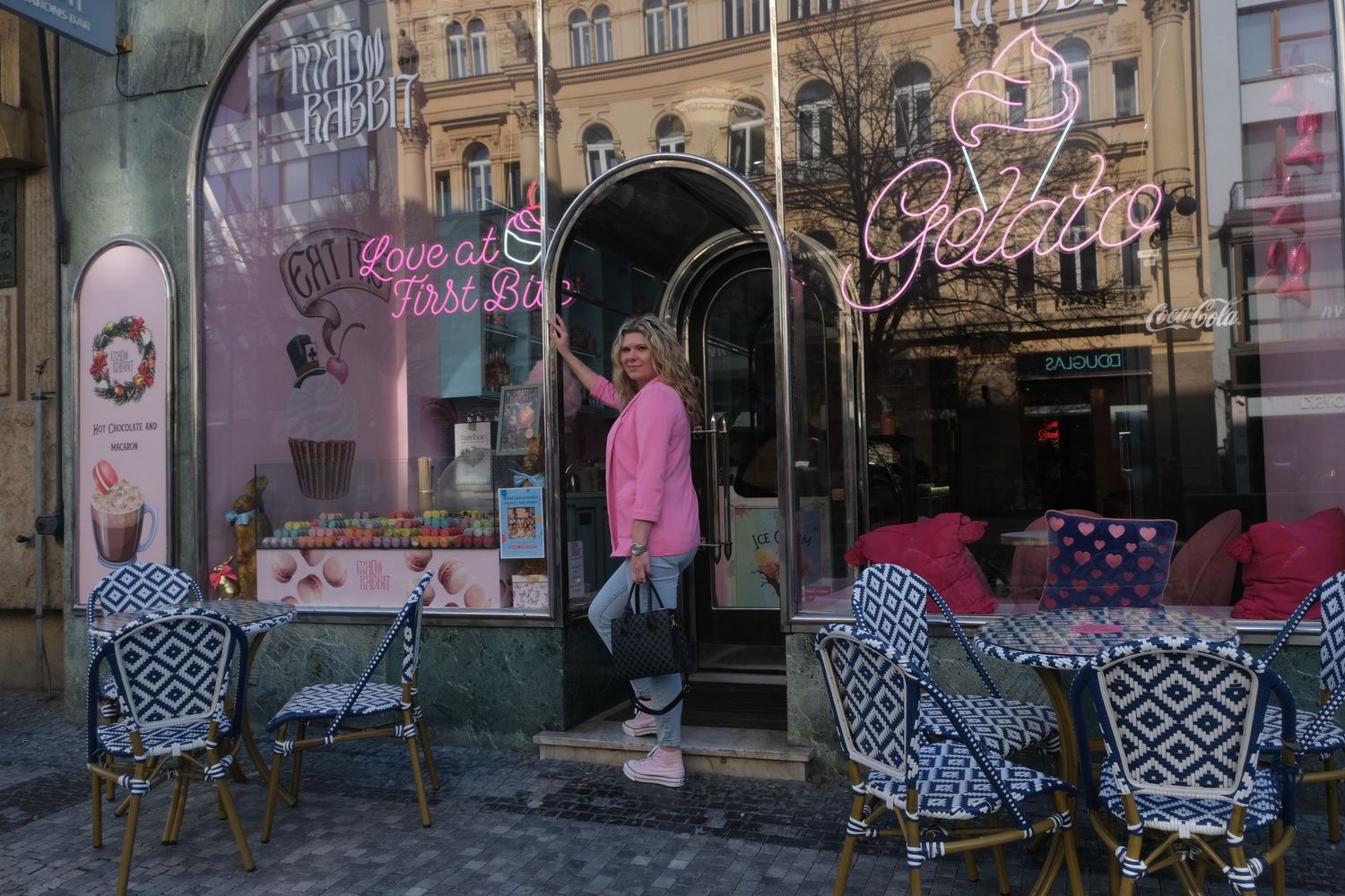 Fotografka ženských portrétů z Prahy - Barbora Vlasatá - focení pro podnikatelky - street focení - ulice prahy - Mad Rabbit