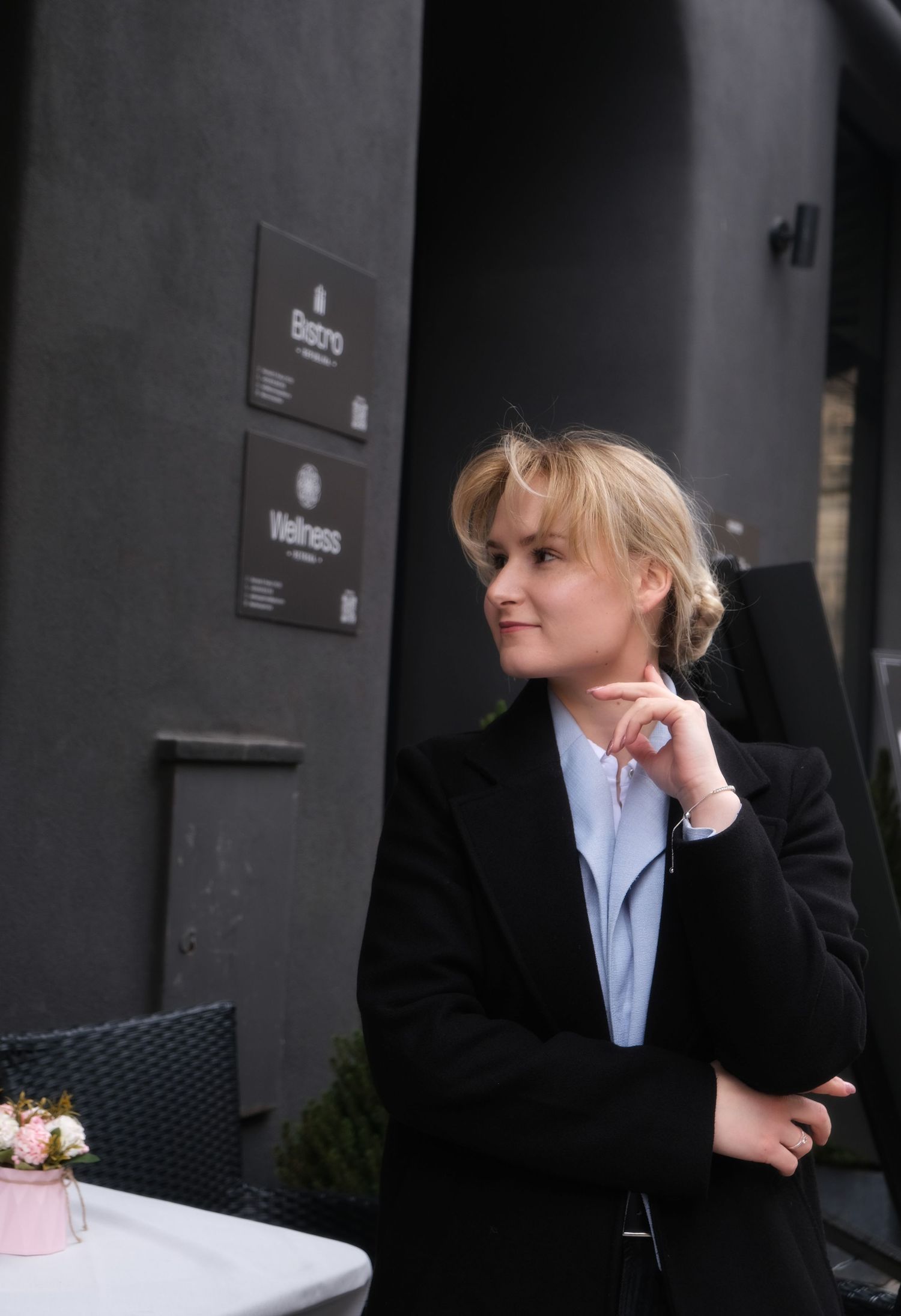 Fotografka ženských portrétů z Prahy - Barbora Vlasatá - focení pro podnikatelky - street focení - ulice prahy