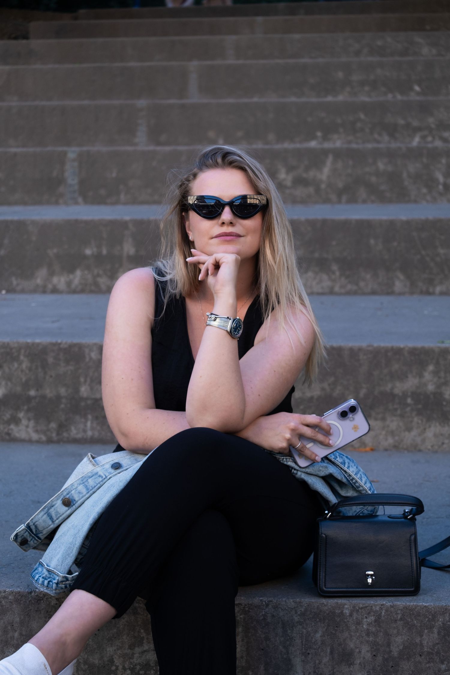 Fotografka ženských portrétů z Prahy - Barbora Vlasatá - focení pro podnikatelky - street focení - ulice prahy