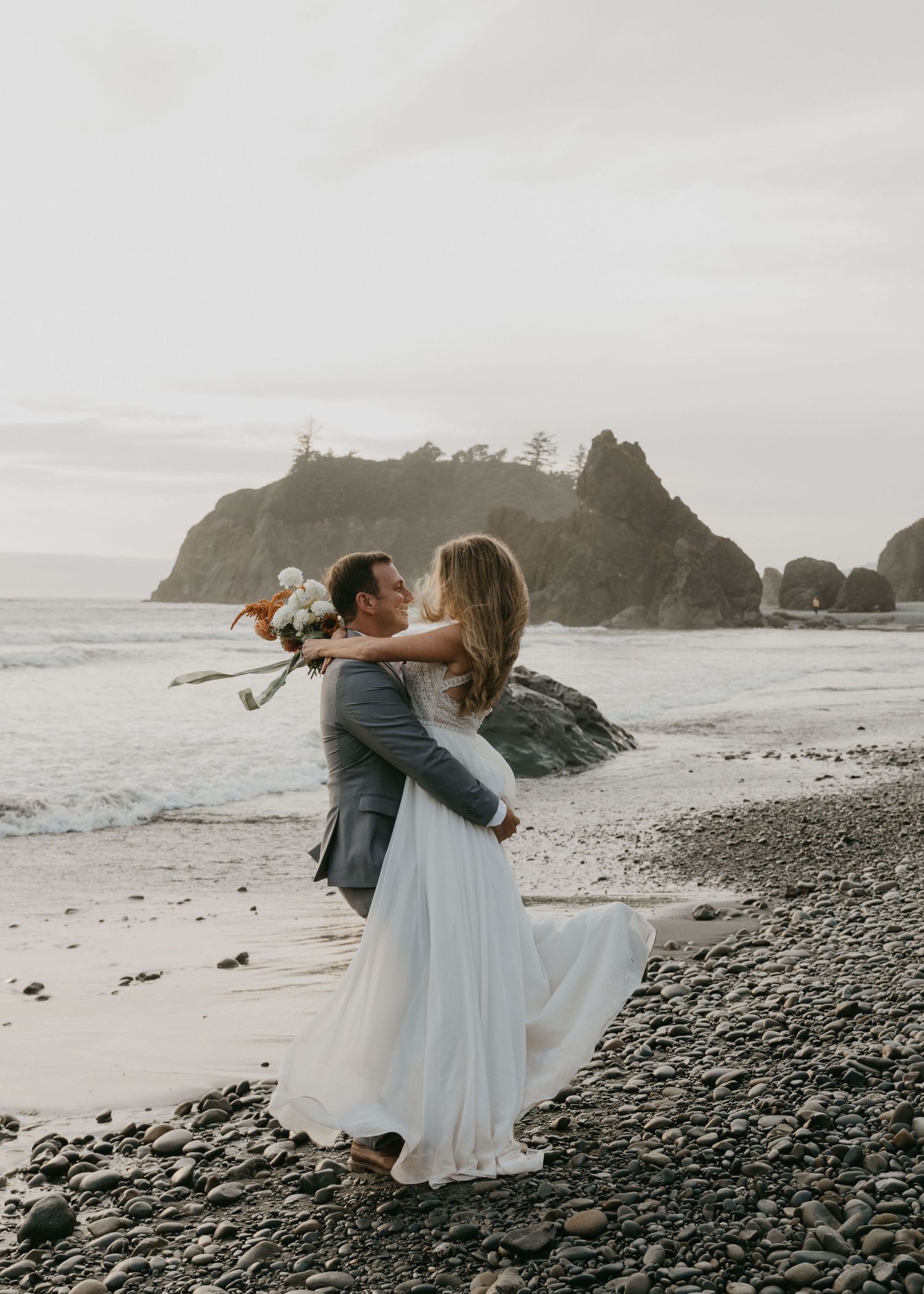 Ruby-beach-Washington-elopement