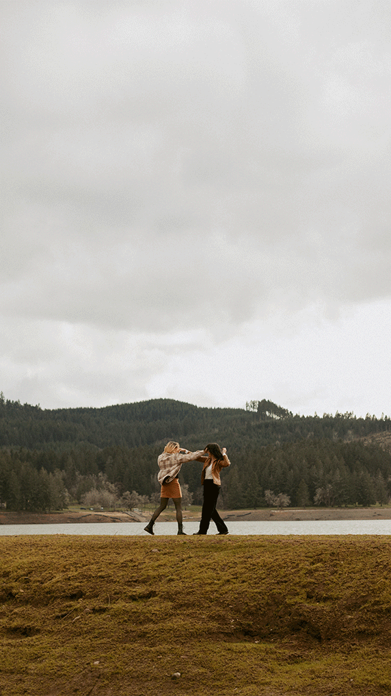 Oregon Couple Adventure Session Lake Picnic Date RM Snapshots