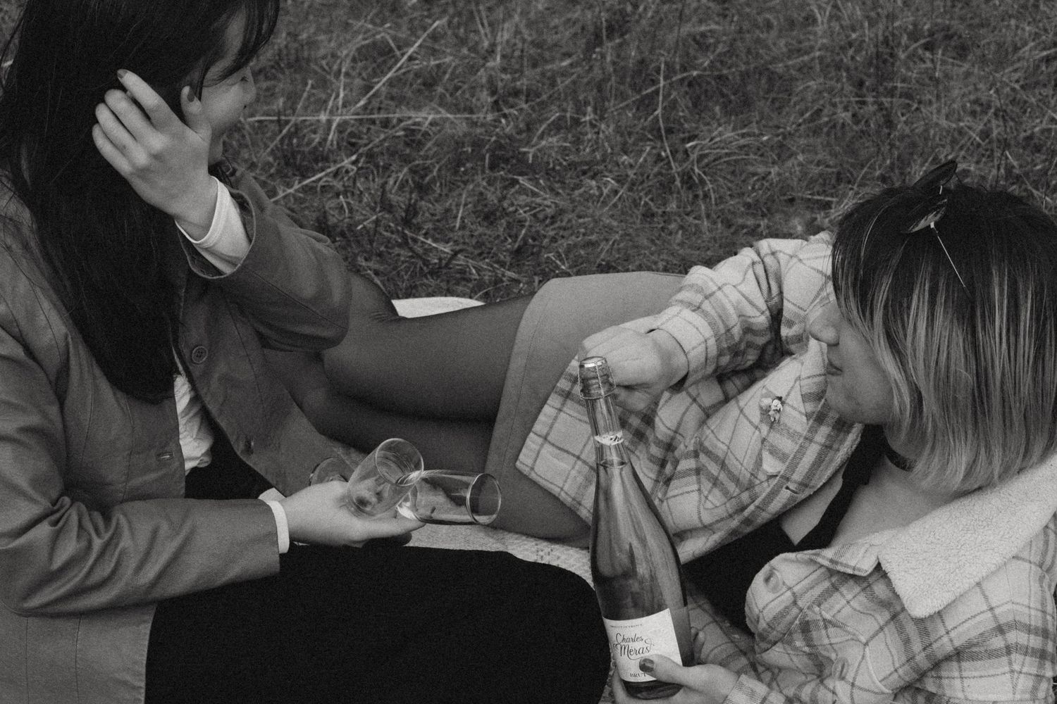 LGBTQIA+ couples session picnic