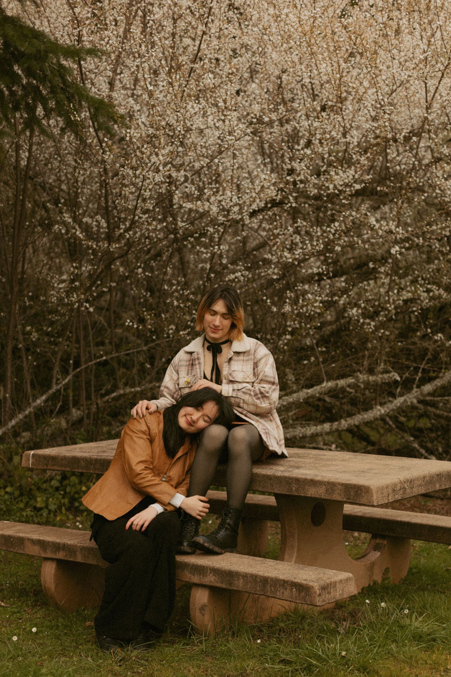 Oregon Adventure Photoshoot Cottage Grove Couples Lake RM Snapshots