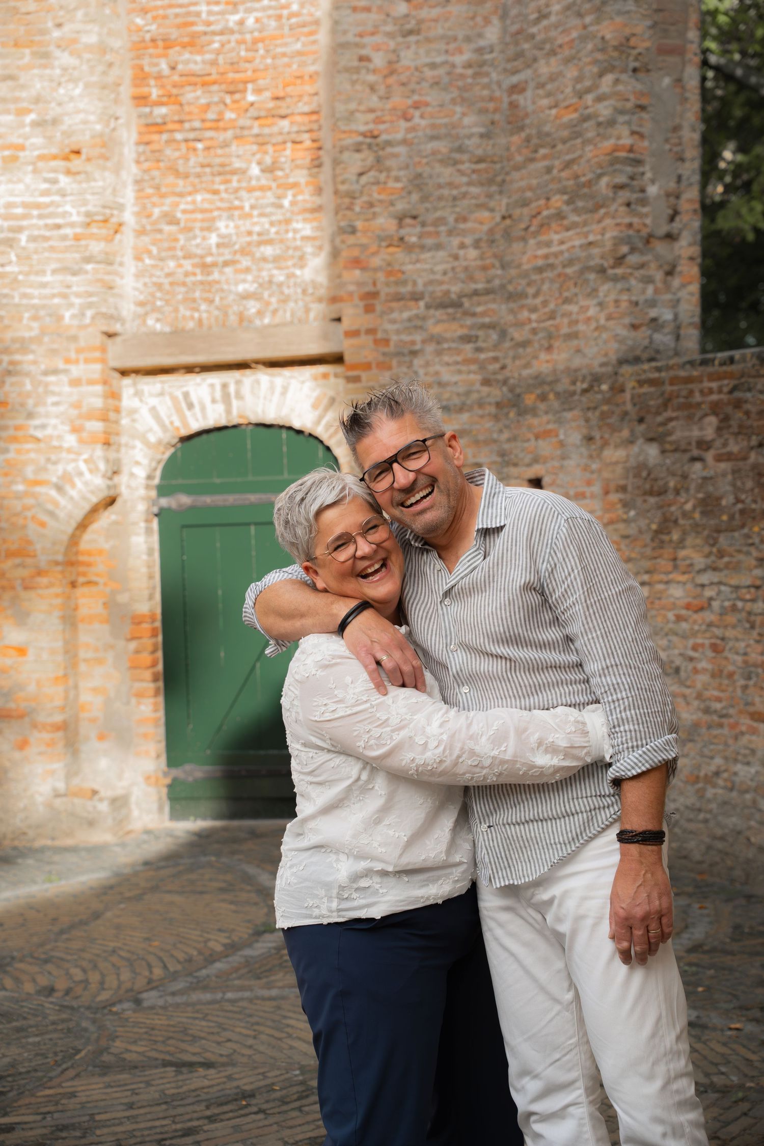 Portret & Lifestyle fotografie outdoor Alkmaar Noord-Holland by LoDé gezinsshoot bij de ruinekerk