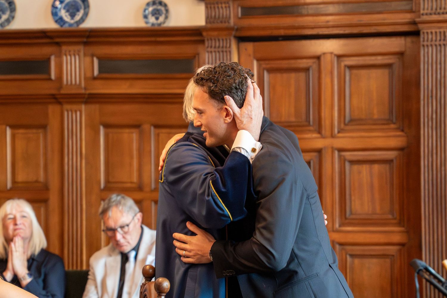 Bruidsfotografie tijdens een ceremonie in Alkmaar by LoDé trouwfotografie