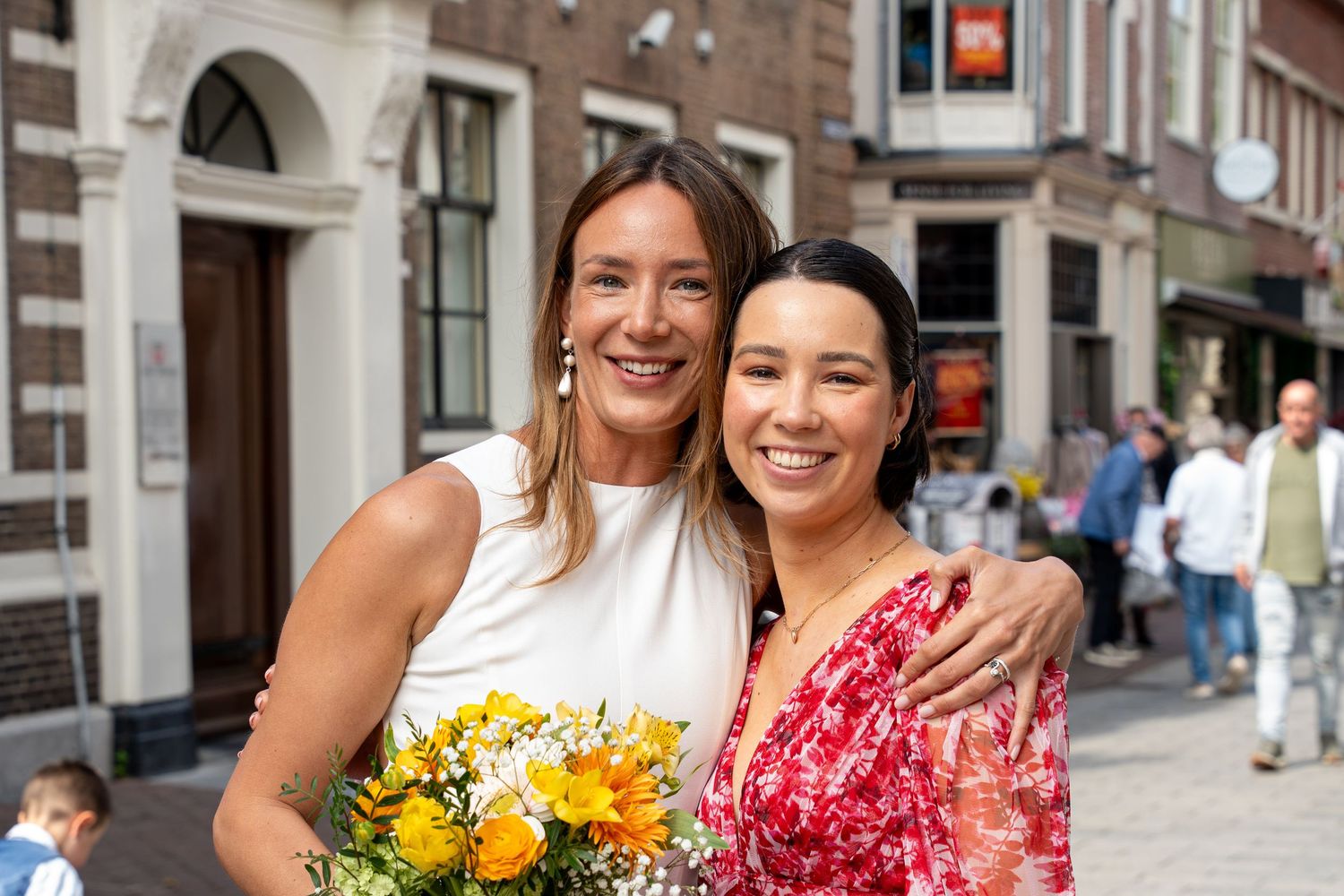 Bruidsfotografie tijdens een ceremonie in Alkmaar by LoDé trouwfotografie