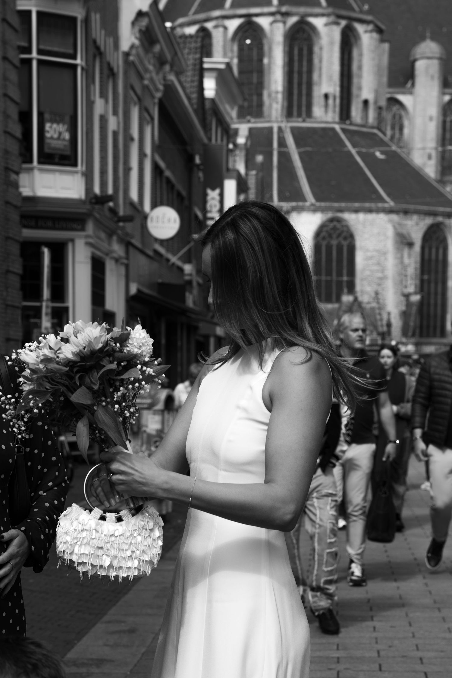 Bruidsfotografie tijdens een ceremonie in Alkmaar by LoDé trouwfotografie