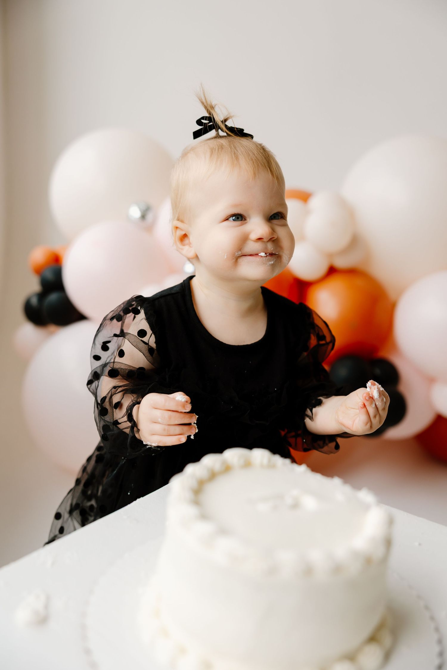 Sioux falls photographer. Cake Smash Milestone Session. Mode Studio. Family photographer. Riley Ro Photo
