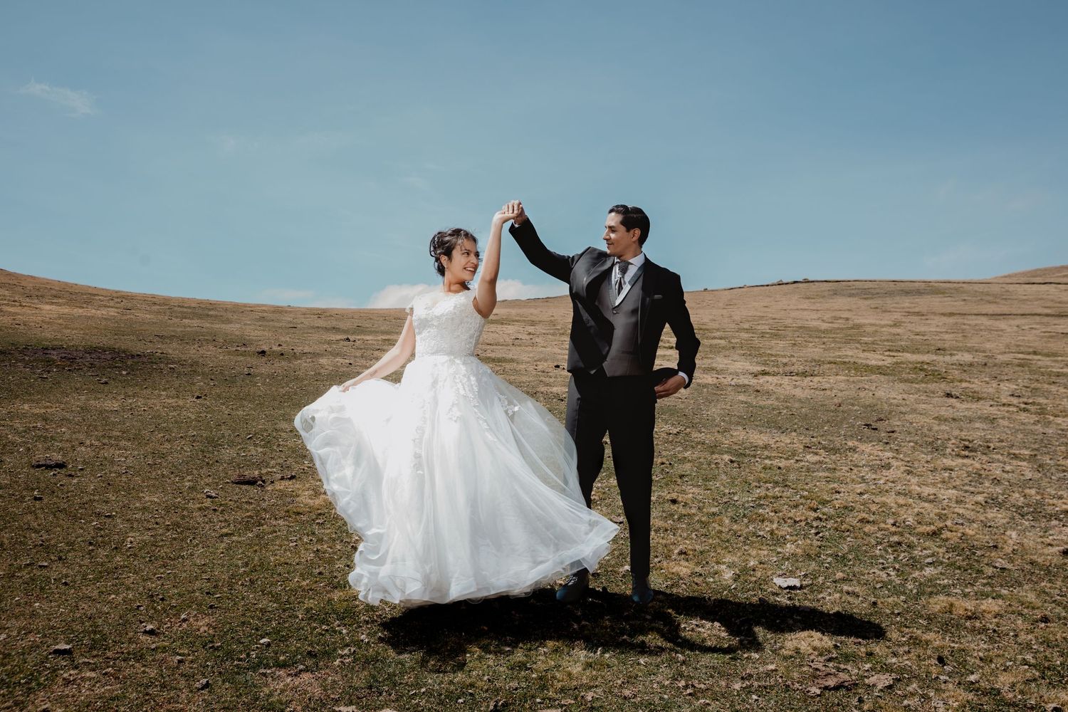 Bodas civiles, pre boda y eventos íntimos en Quito fotografiados con pasión y arte.