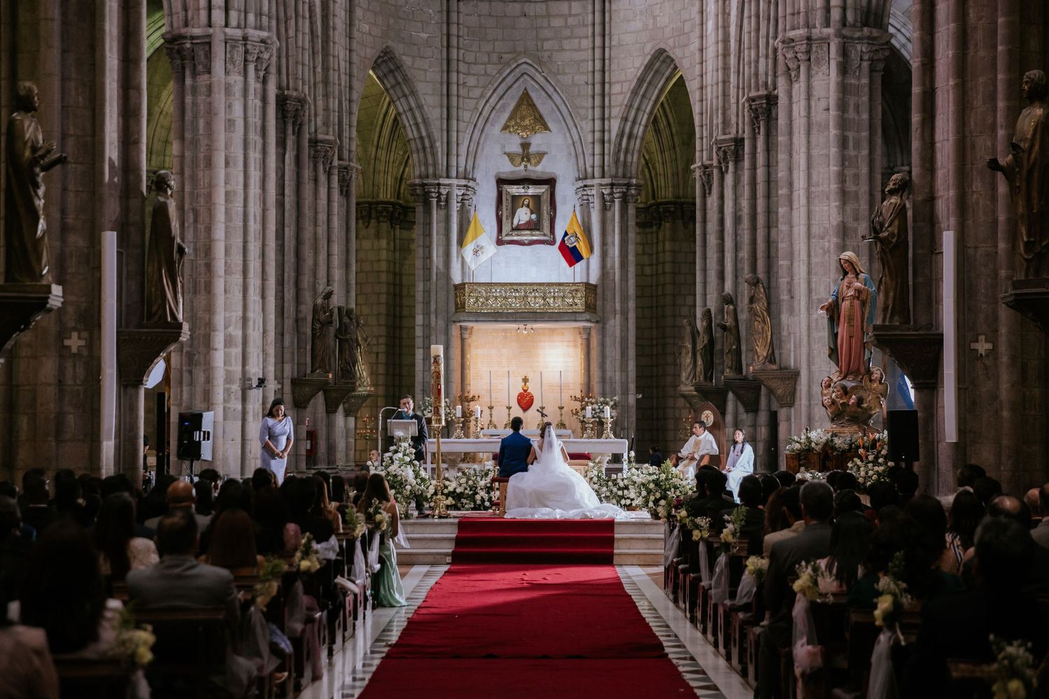 Fotografía de bodas destino en Quito y Ecuador con estilo emocional y documental