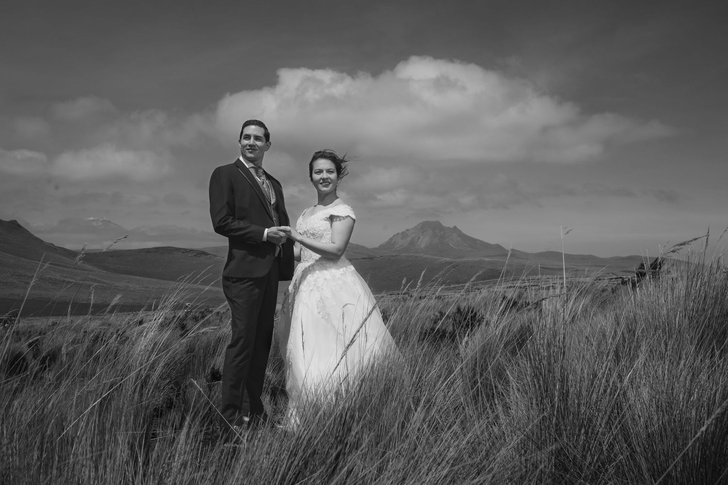 Bodas civiles, pre boda y eventos íntimos en Quito fotografiados con pasión y arte.