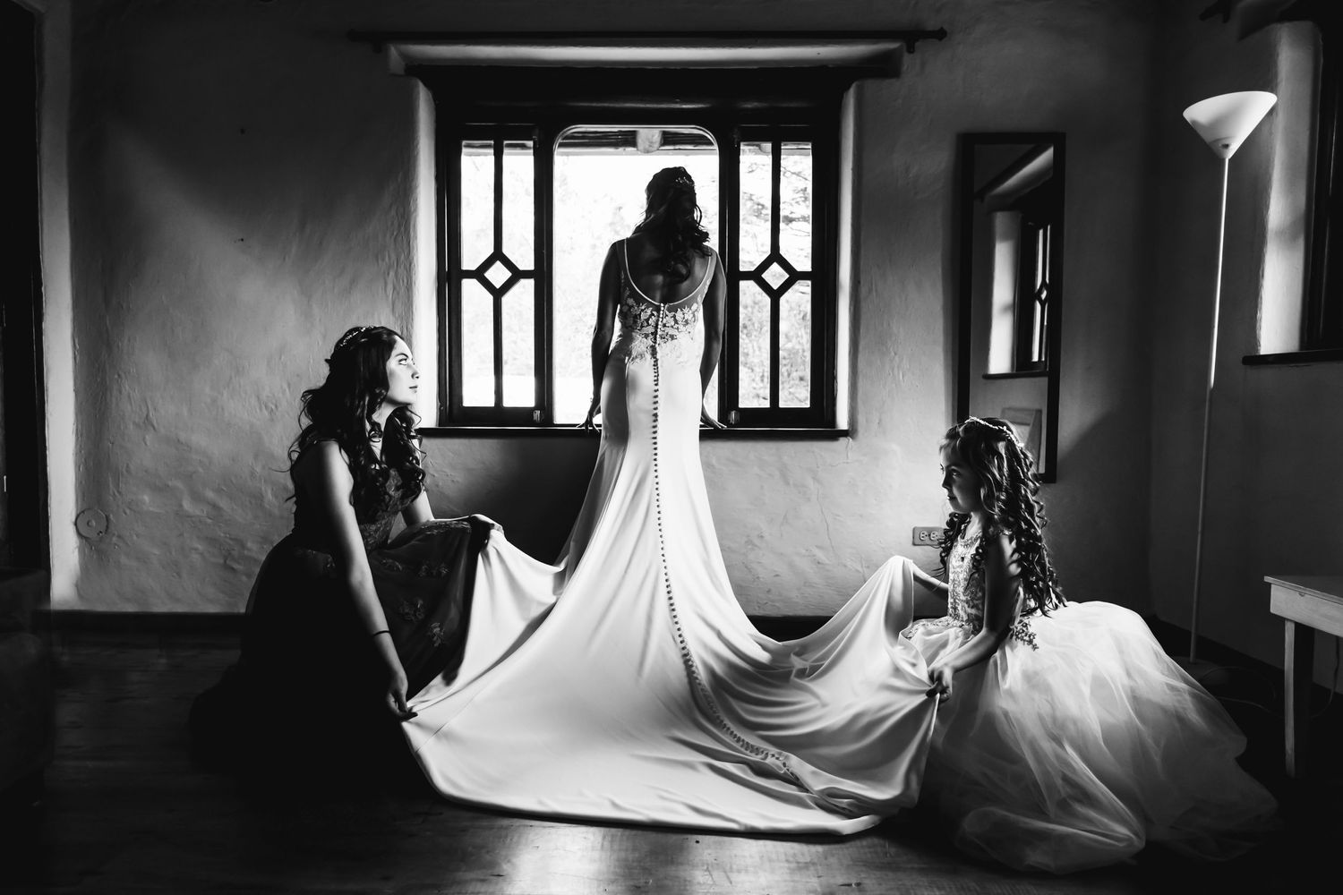 Servicio completo de fotografía para bodas en Quito con alianzas en catering y decoración.