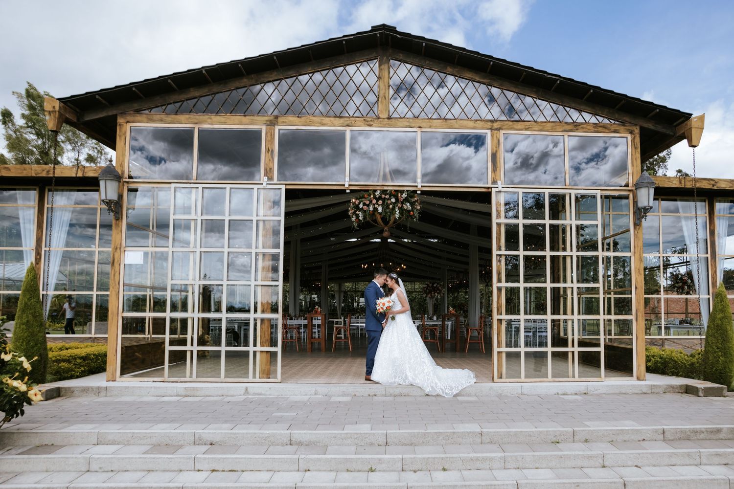Capturando bodas destino en Ecuador con estilo emocional, junto a organizadores de eventos.