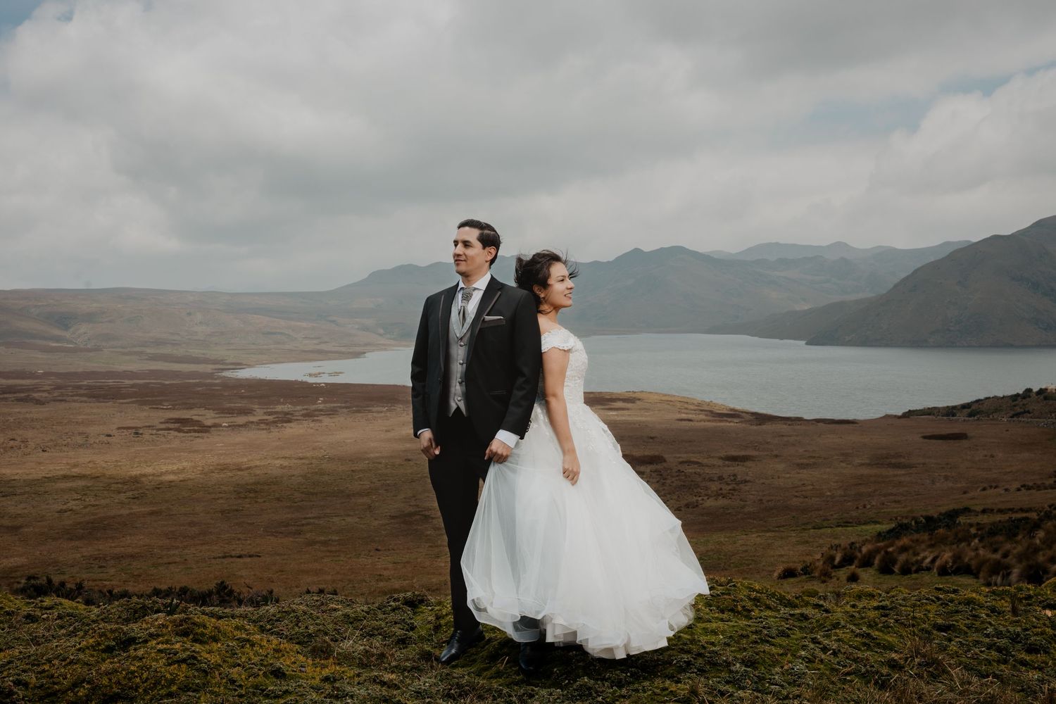 Bodas civiles, pre boda y eventos íntimos en Quito fotografiados con pasión y arte.