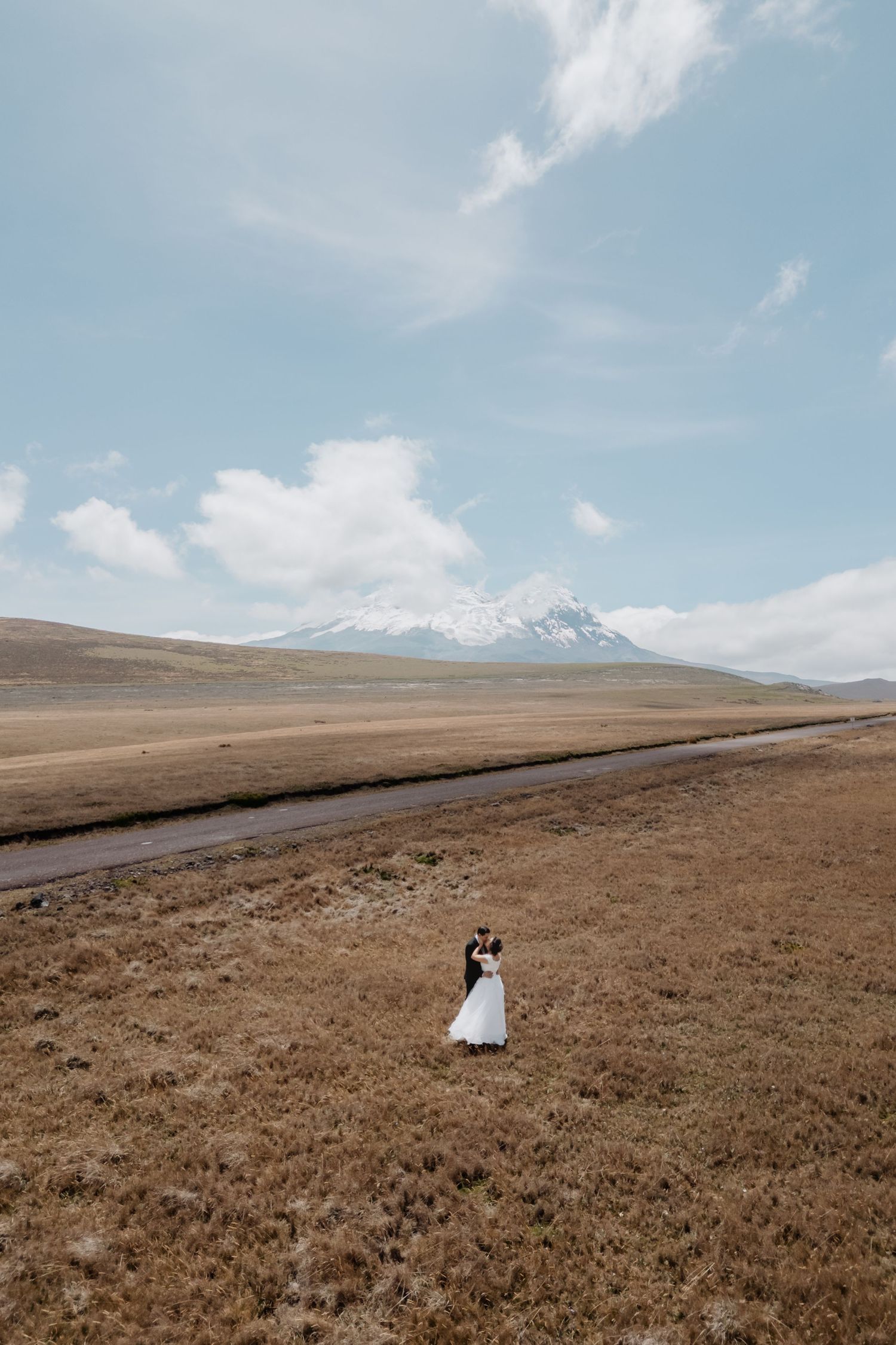 trabajamos junto a wedding planners y quintas exclusivas para documentar tu gran día.