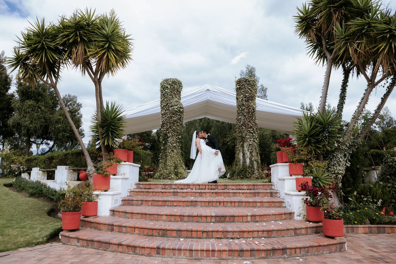 Recuerdos eternos de tu boda en Quito con un fotógrafo profesional y apasionado
