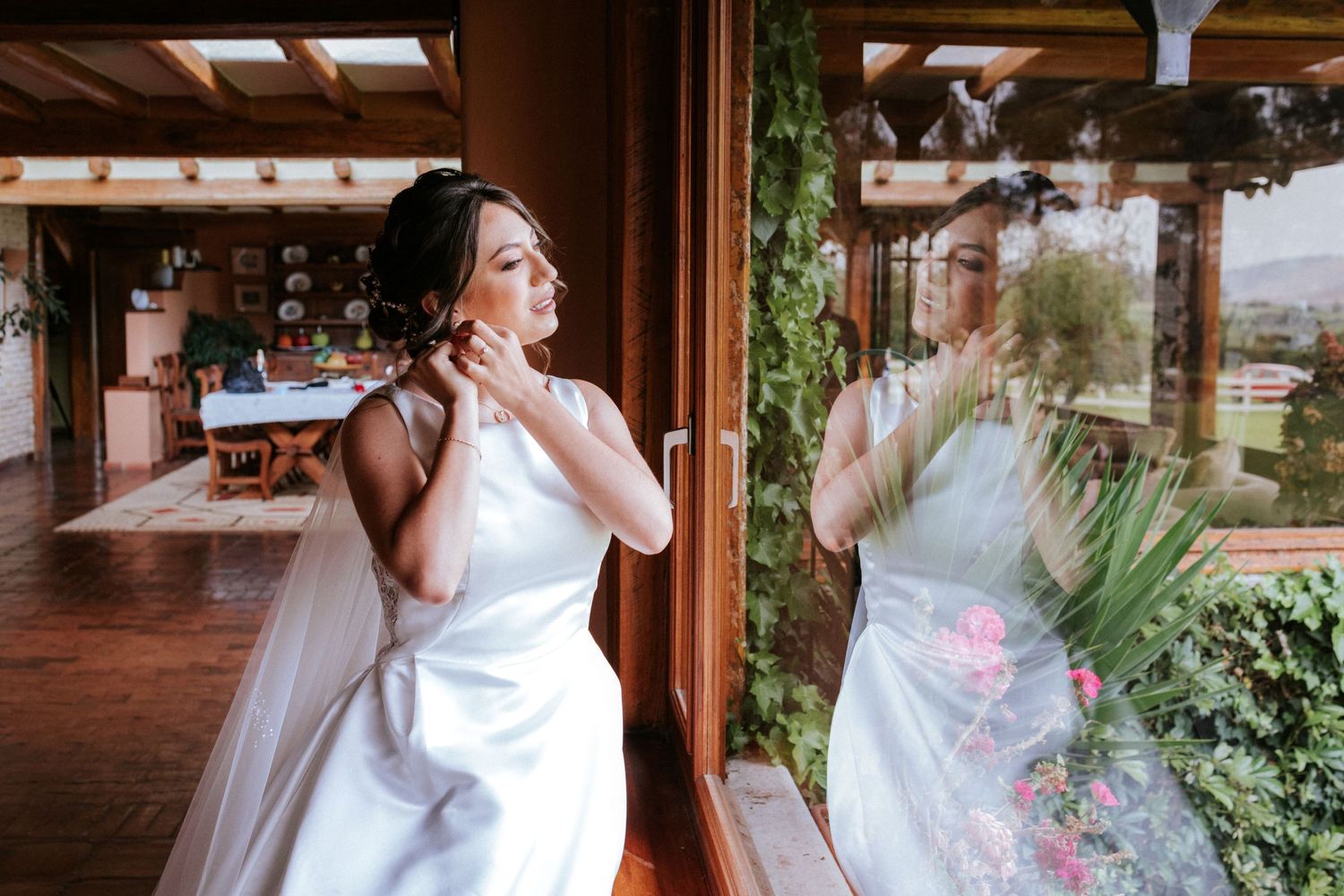Fotógrafo de bodas en Quito y colaborador de wedding planners para crear eventos únicos.