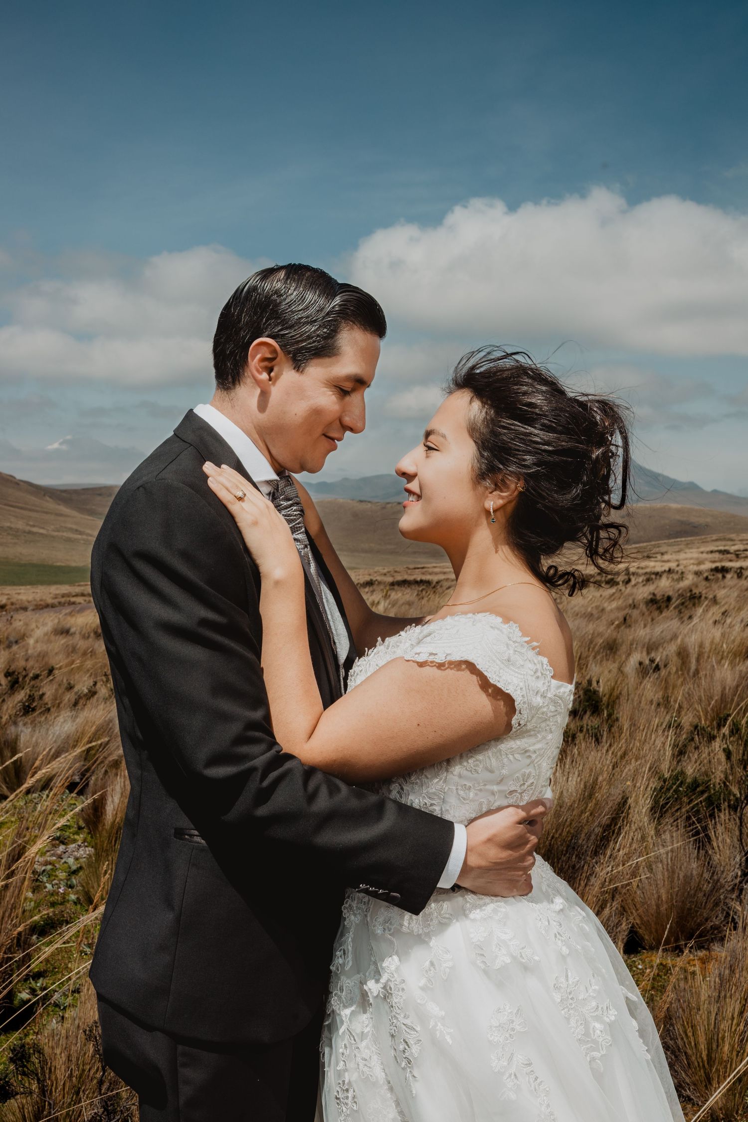 Bodas civiles, pre boda y eventos íntimos en Quito fotografiados con pasión y arte.