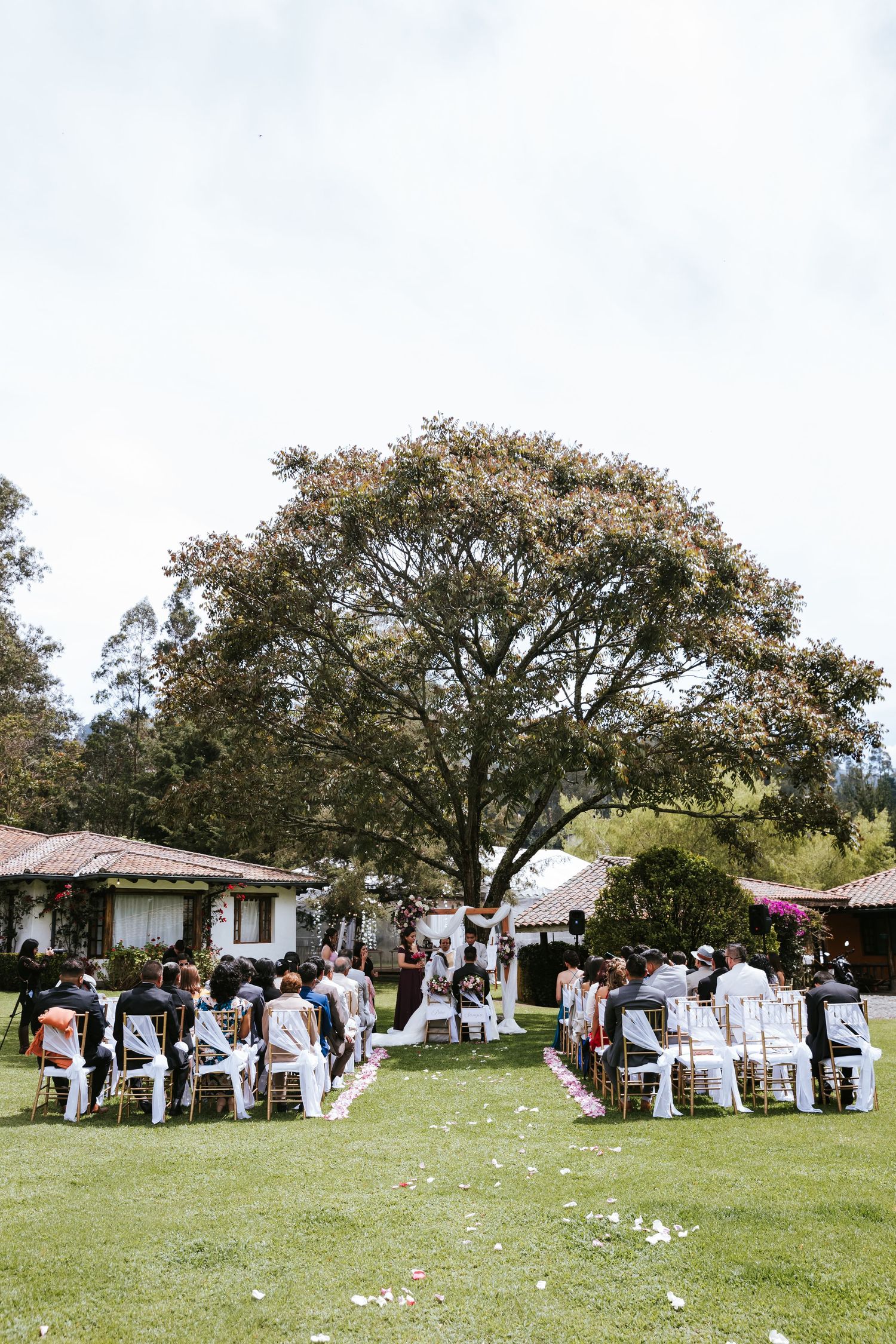 Pablo Andrade, fotógrafo de bodas en Quito, documentando historias de amor reales