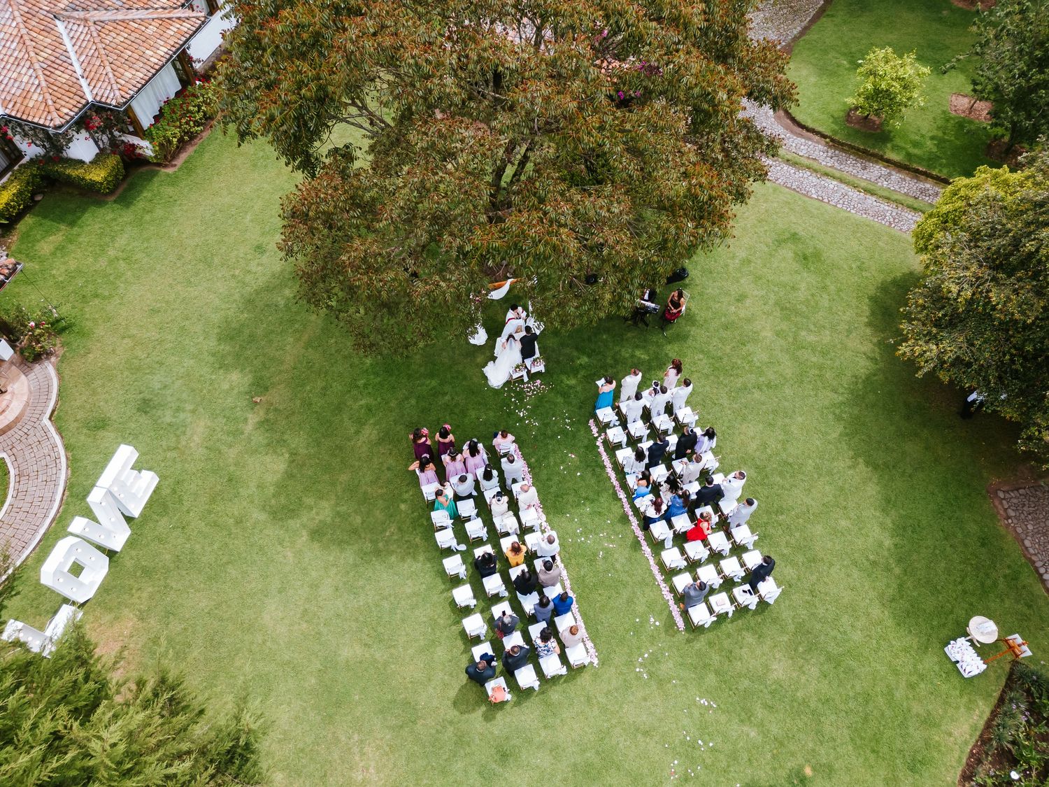 Pablo Andrade, fotógrafo de bodas en Quito, documentando historias de amor reales