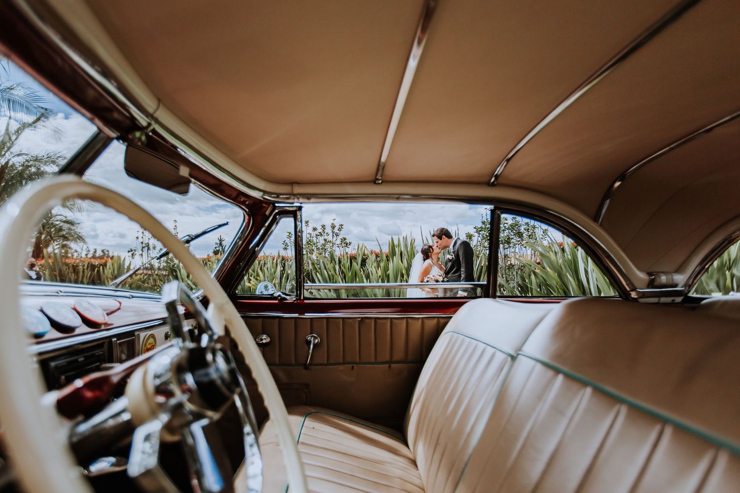 Servicio completo de fotografía para bodas en Quito con alianzas en catering y decoración.