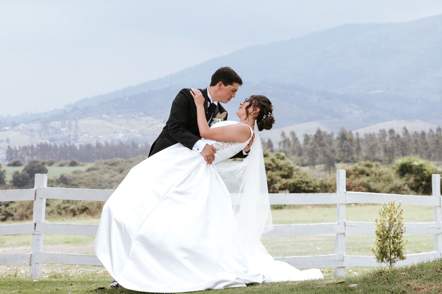 Fotógrafo de bodas en Quito y colaborador de wedding planners para crear eventos únicos.