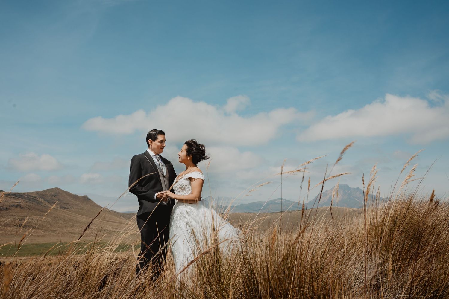 Bodas civiles, pre boda y eventos íntimos en Quito fotografiados con pasión y arte.