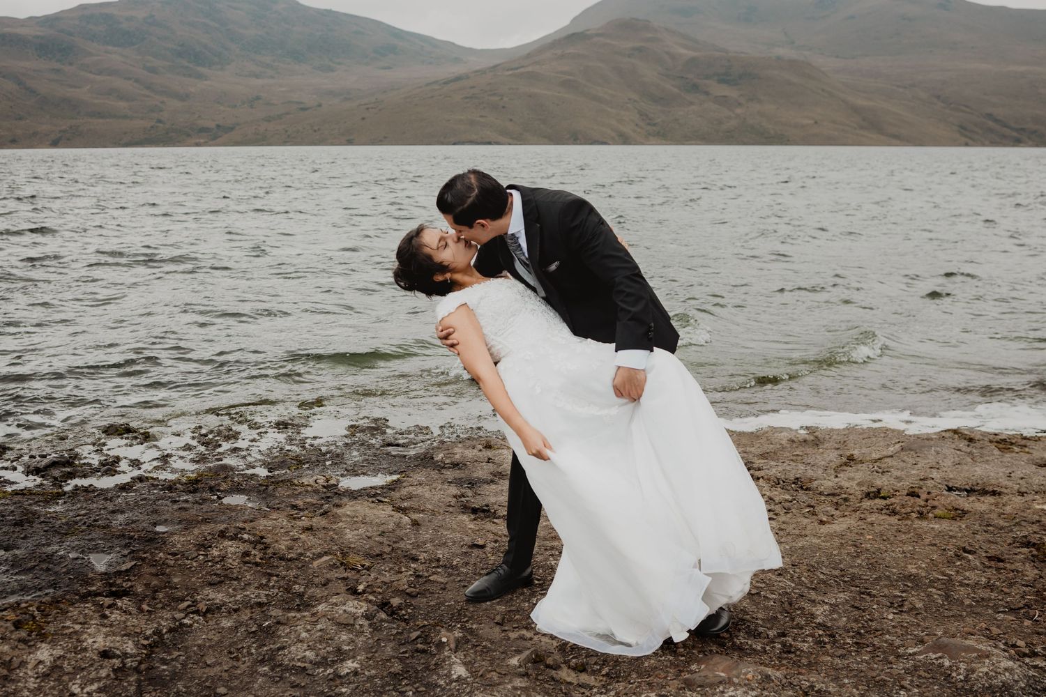 Crea tu boda soñada en Quito con planificación profesional y recuerdos fotográficos únicos.