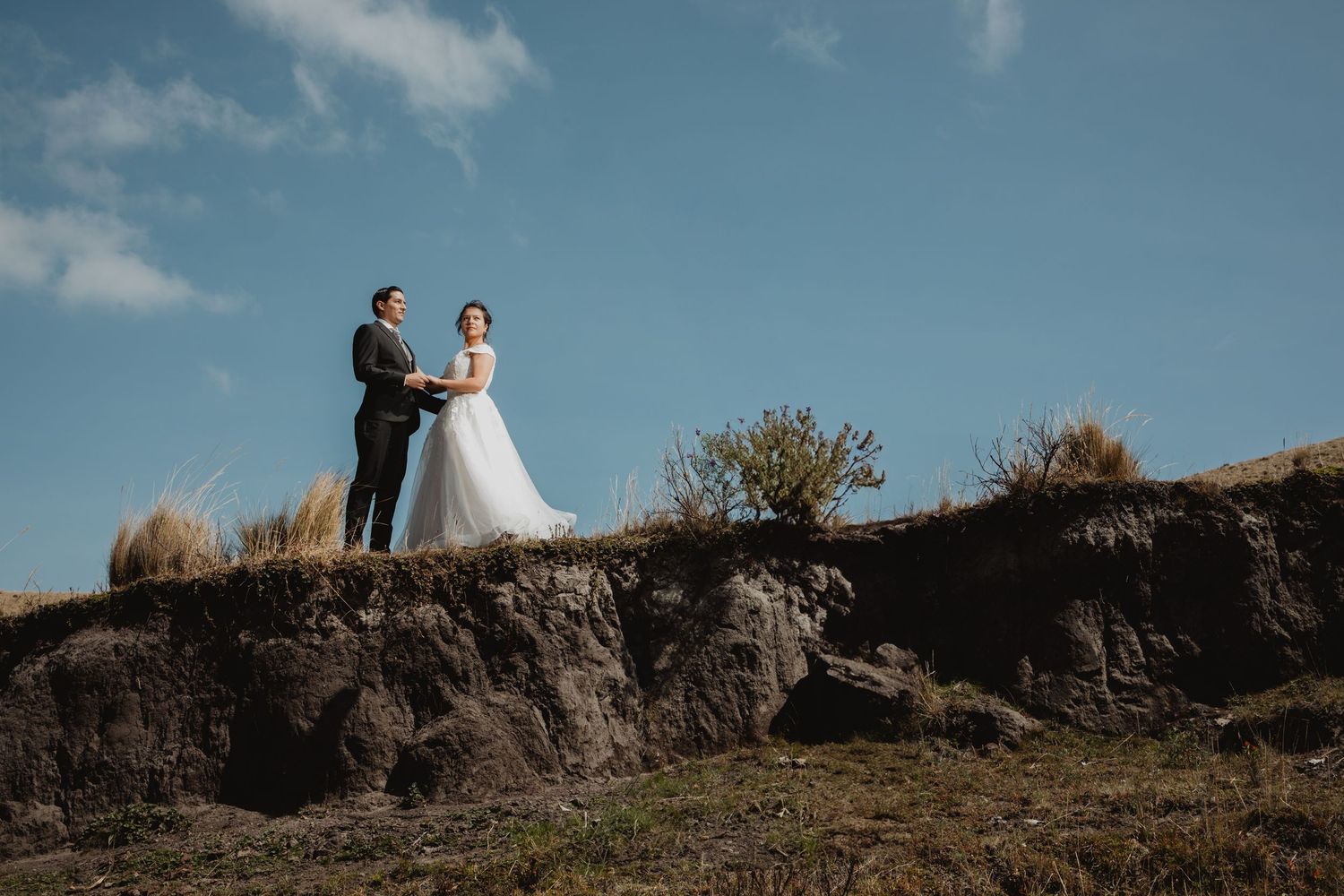 capturando bodas destino en Ecuador con estilo emocional, junto a organizadores de eventos.