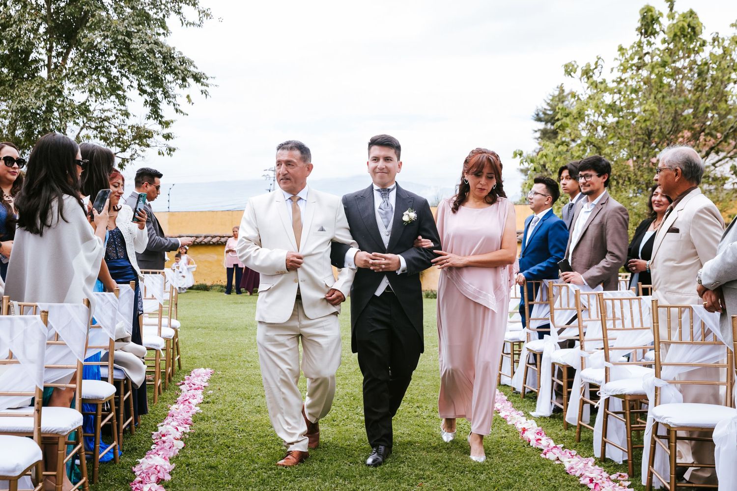 Pablo Andrade, fotógrafo de bodas en Quito, documentando historias de amor reales