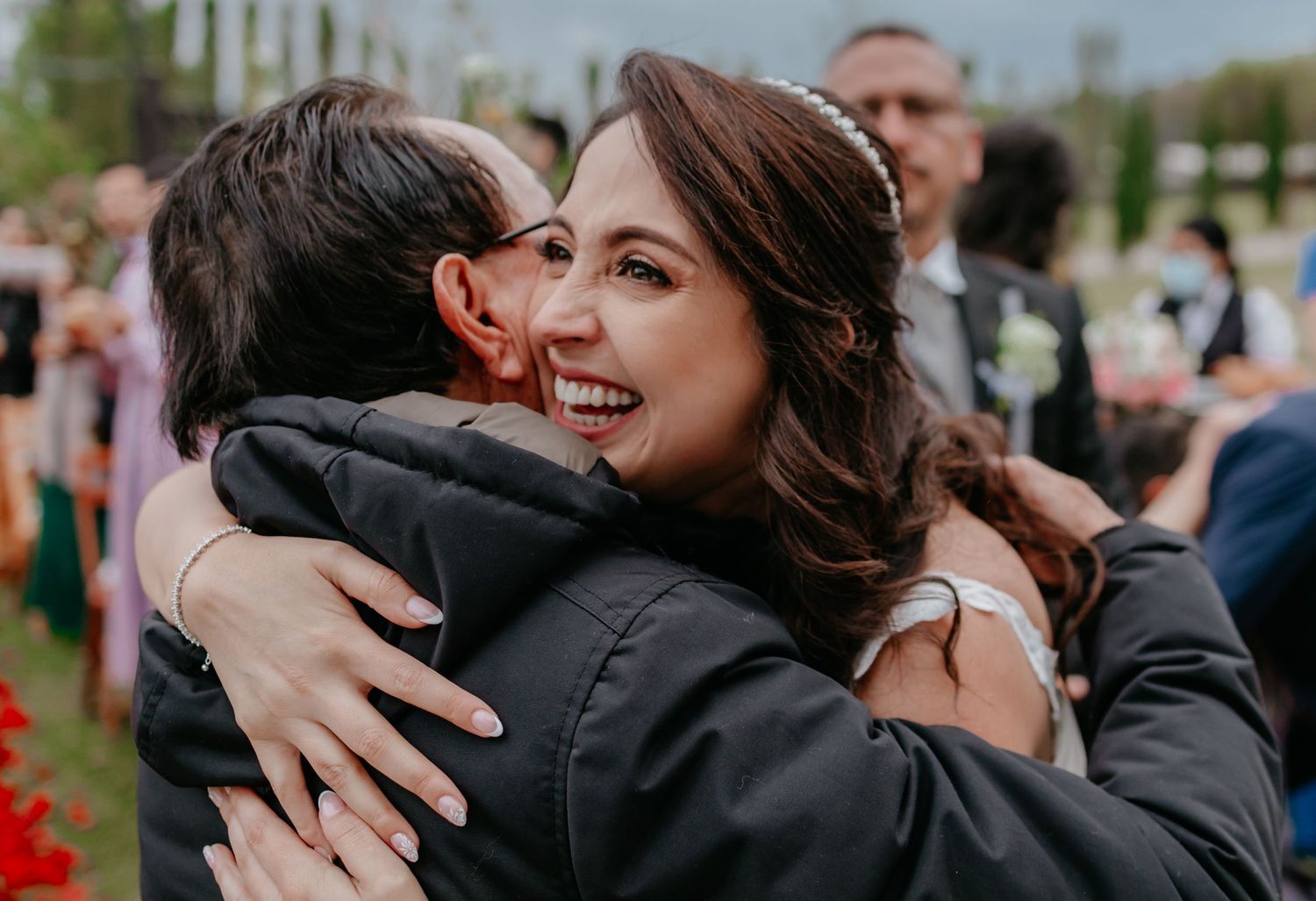 Servicio completo de fotografía para bodas en Quito con alianzas en catering y decoración.