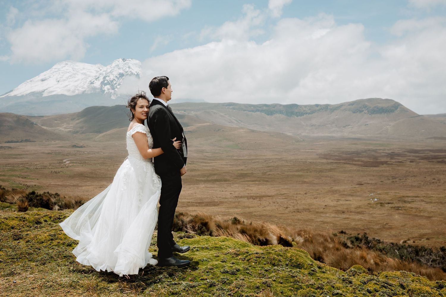 Bodas civiles, pre boda y eventos íntimos en Quito fotografiados con pasión y arte.