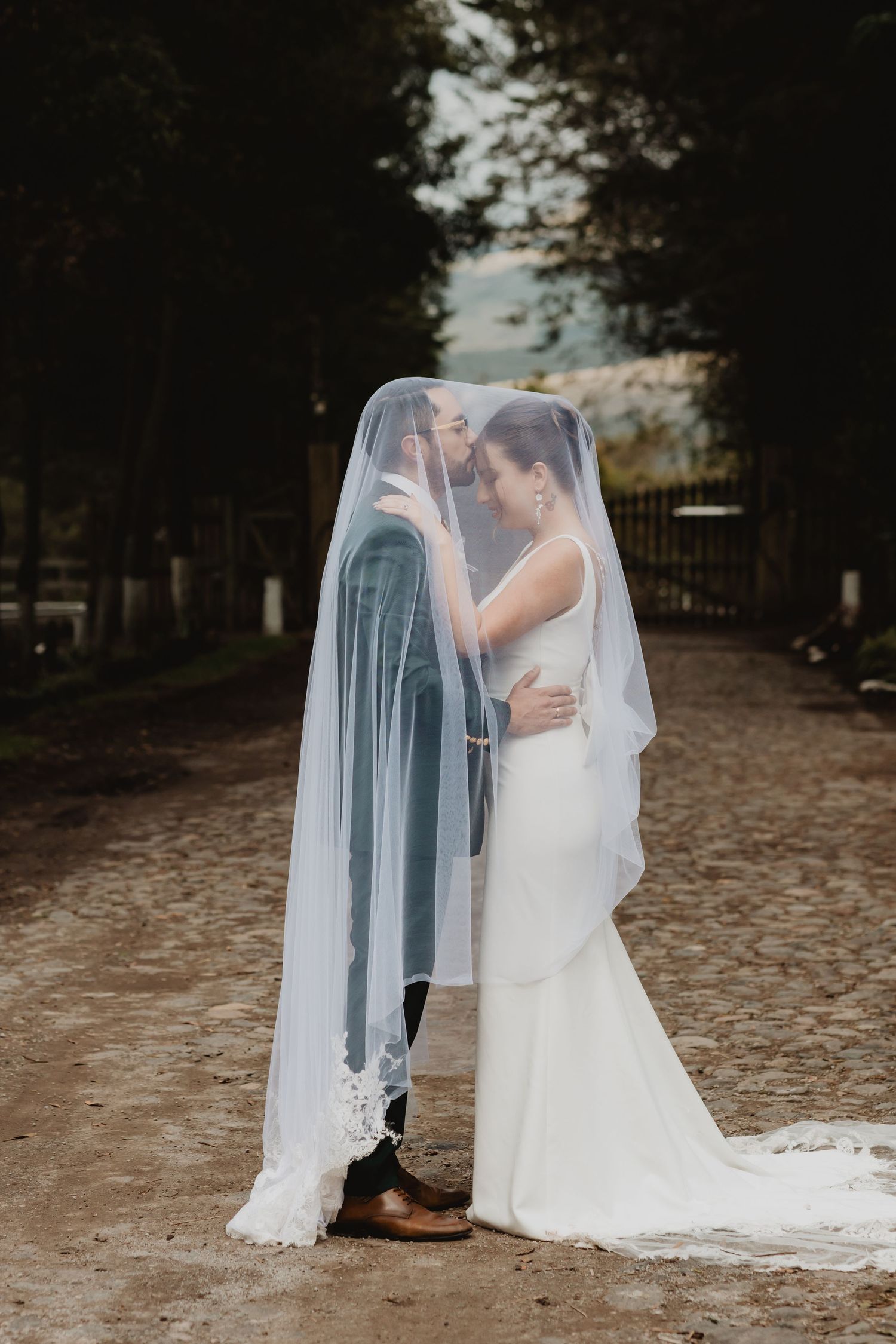 Fotógrafo profesional para bodas elegantes y llenas de emoción en Quito, Ecuador