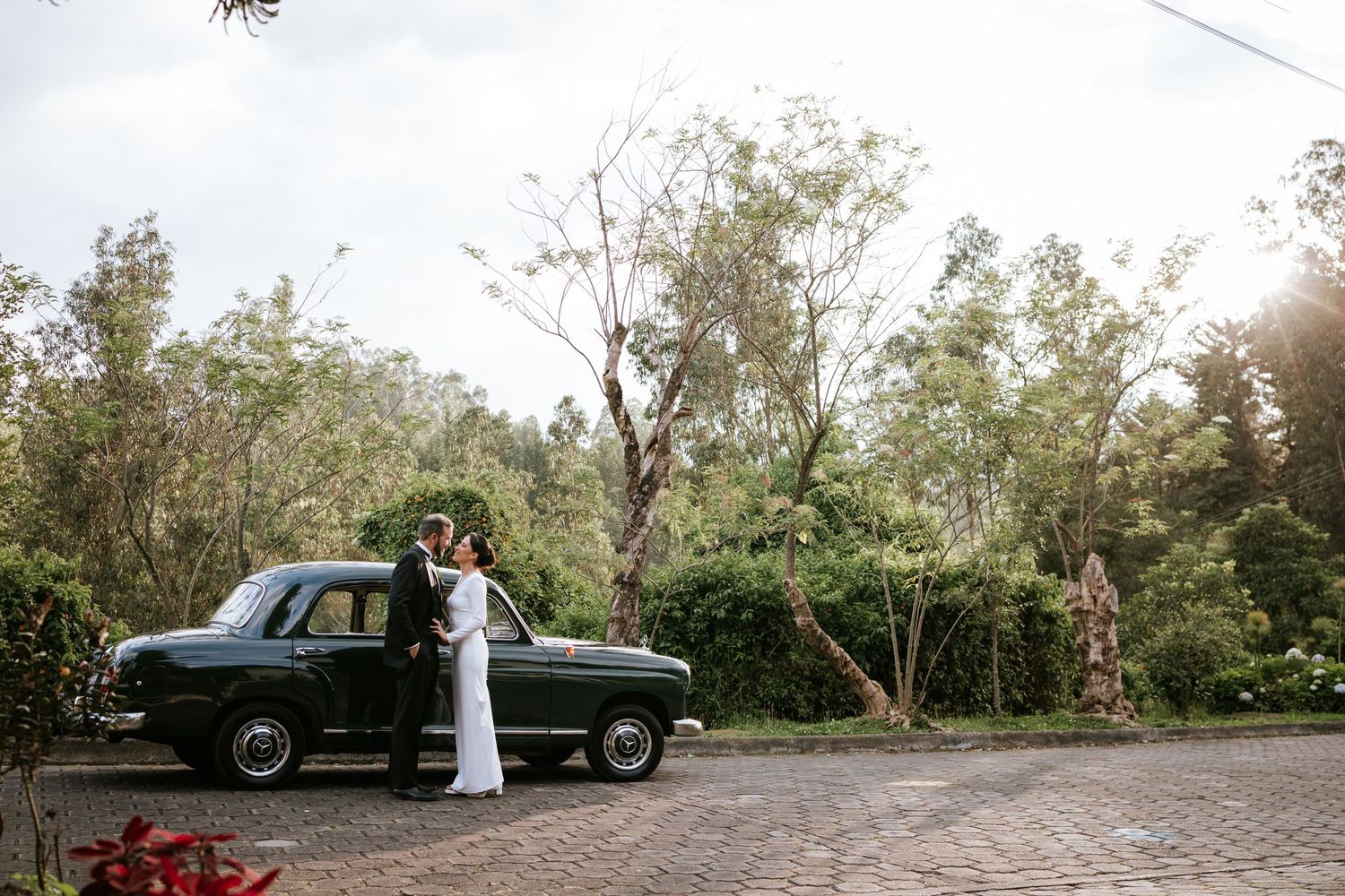 Capturando bodas destino en Ecuador con estilo emocional, junto a organizadores de eventos.
