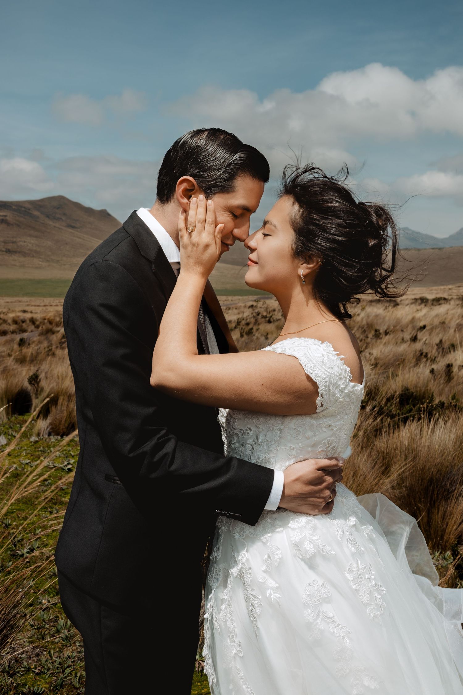 Bodas civiles, pre boda y eventos íntimos en Quito fotografiados con pasión y arte.