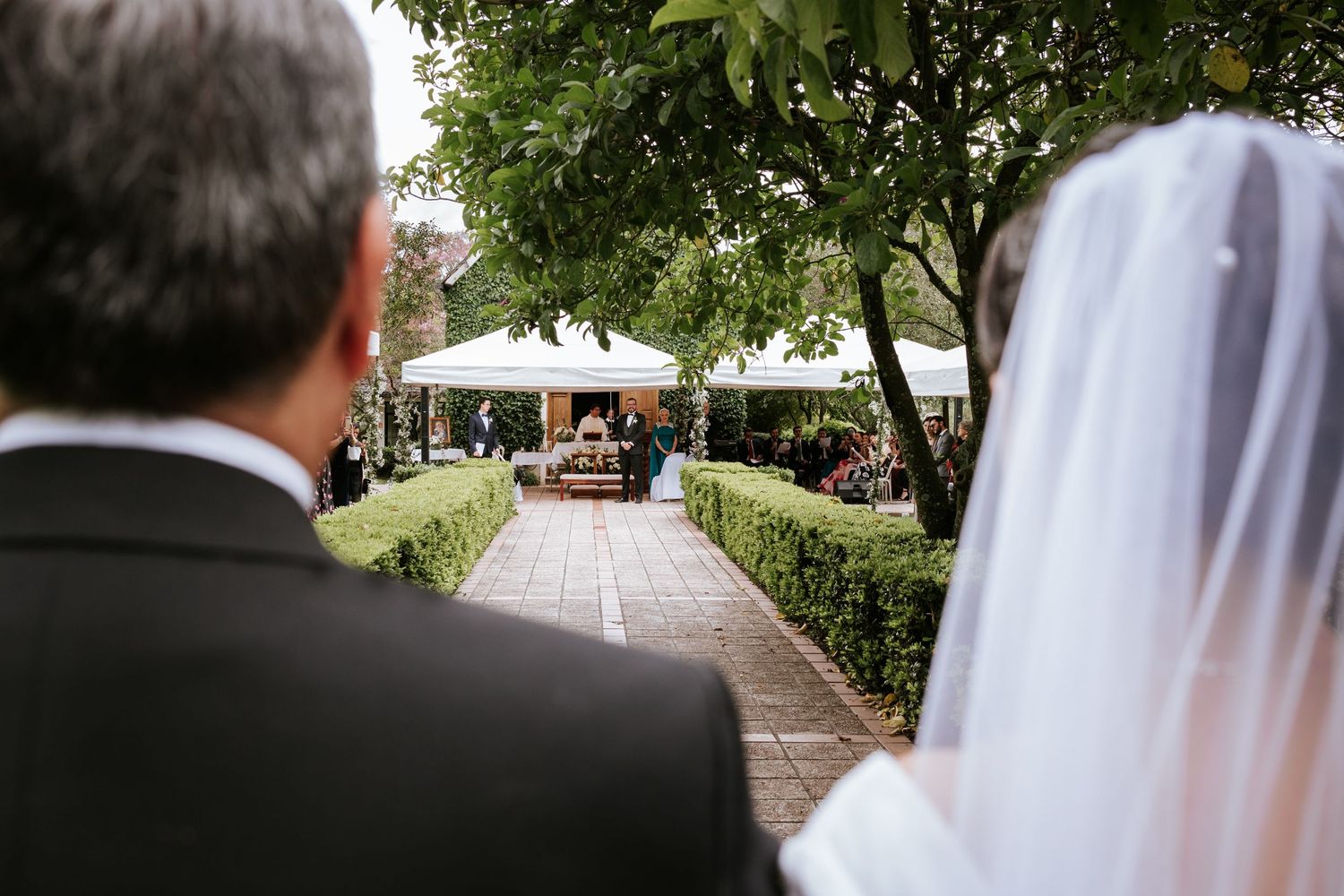 Organización de bodas con fotógrafos profesionales en las mejores haciendas de Quito.