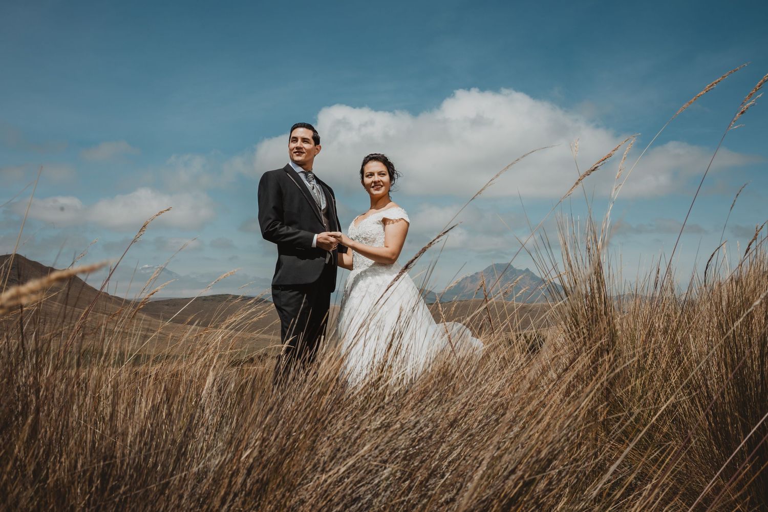 Bodas civiles, pre boda y eventos íntimos en Quito fotografiados con pasión y arte.